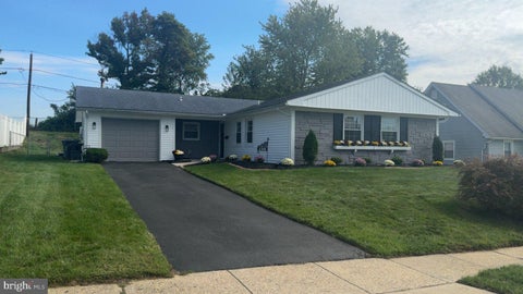Homes For Sale - 139 Edge Lane<br/> Burlington County, WILLINGBORO, NJ 08046