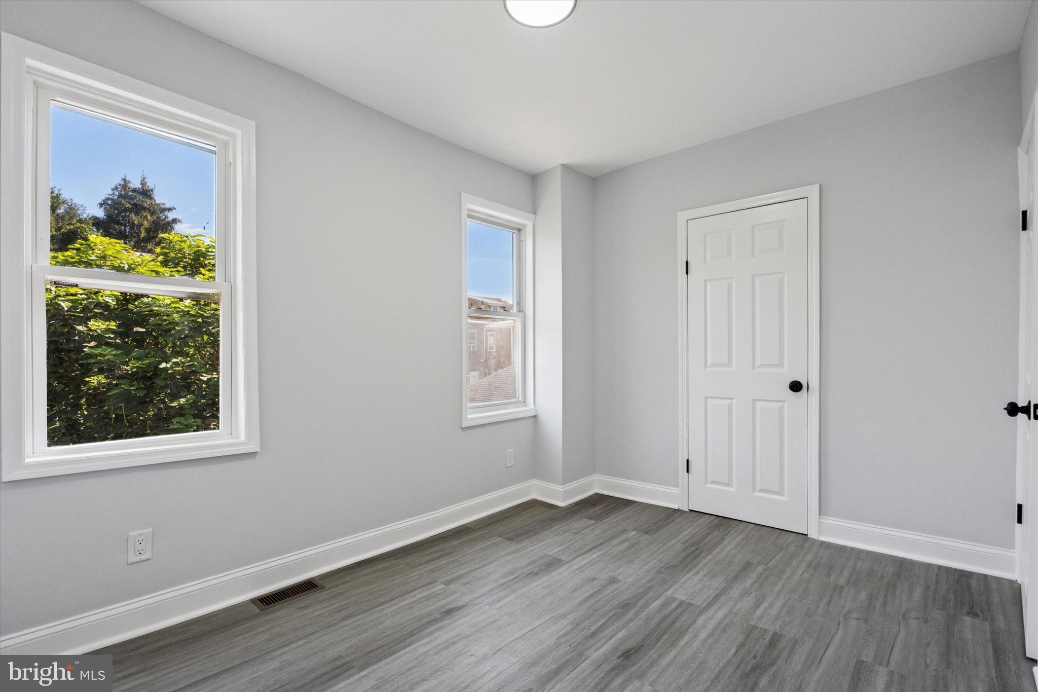 10 LASALLE AVENUE
