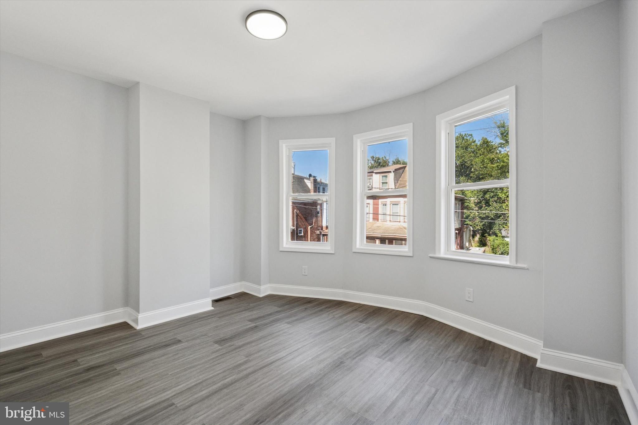 10 LASALLE AVENUE