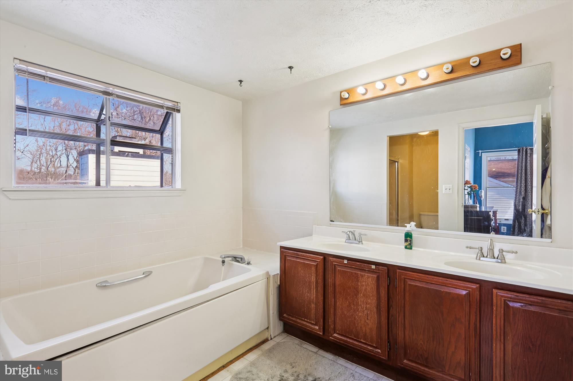 TANGLEWOOD - Residential