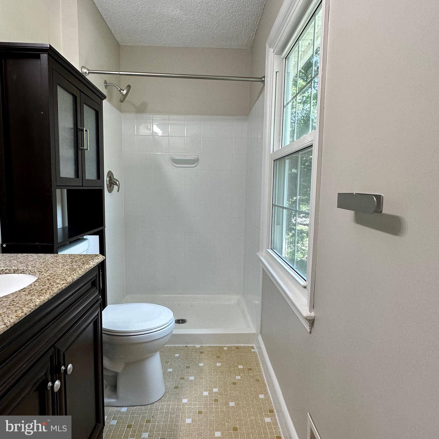 NEWPORT/RIVER MOUTH - Residential Lease