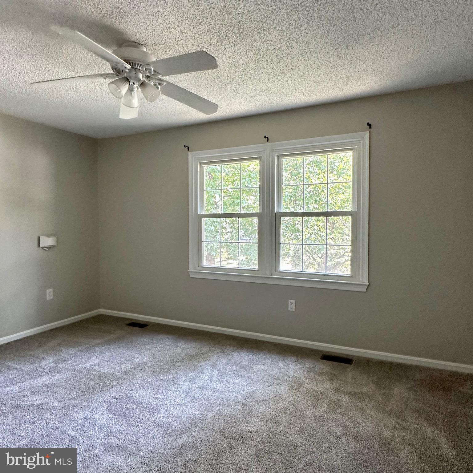 NEWPORT/RIVER MOUTH - Residential Lease