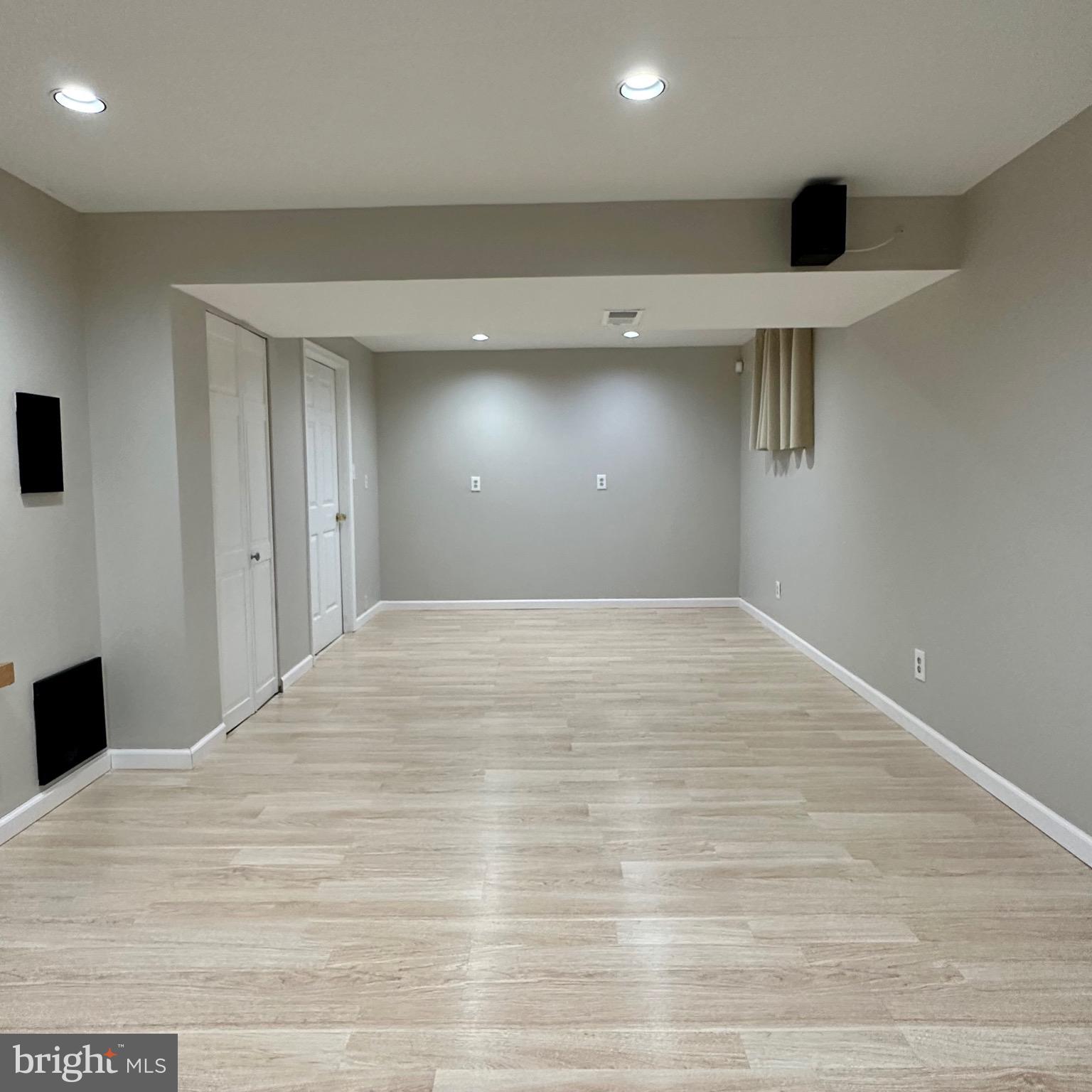 NEWPORT/RIVER MOUTH - Residential Lease