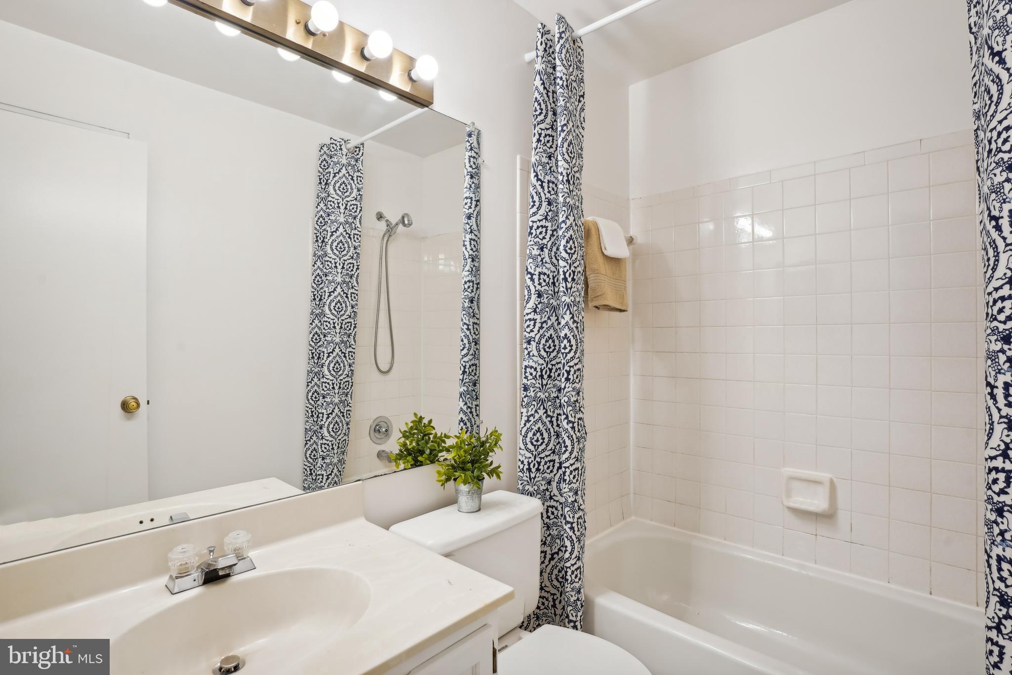 STKBRDGE AT TANGLWD COD - Residential