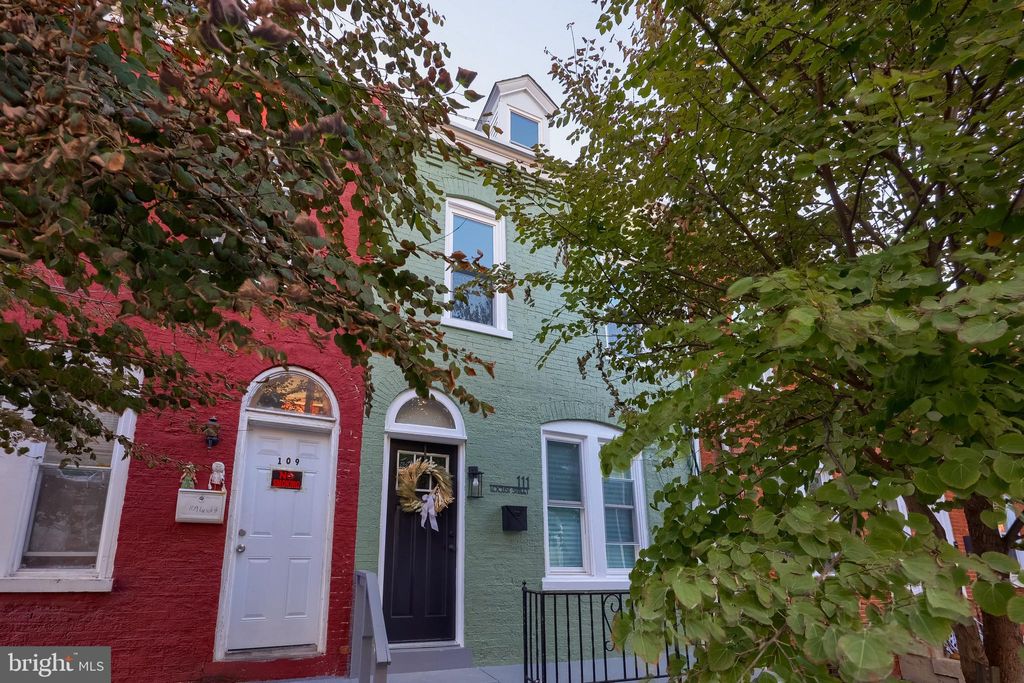 Photo of 111 Locust Street, LANCASTER, PA 17602 (MLS # PALA2078234)