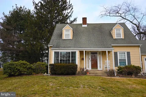 525 Cleardale Avenue, Trenton, NJ MLS: NJME2071636