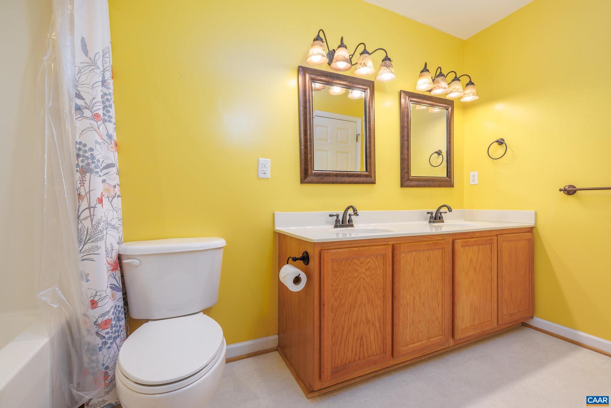 LAKE MONTICELLO - Residential