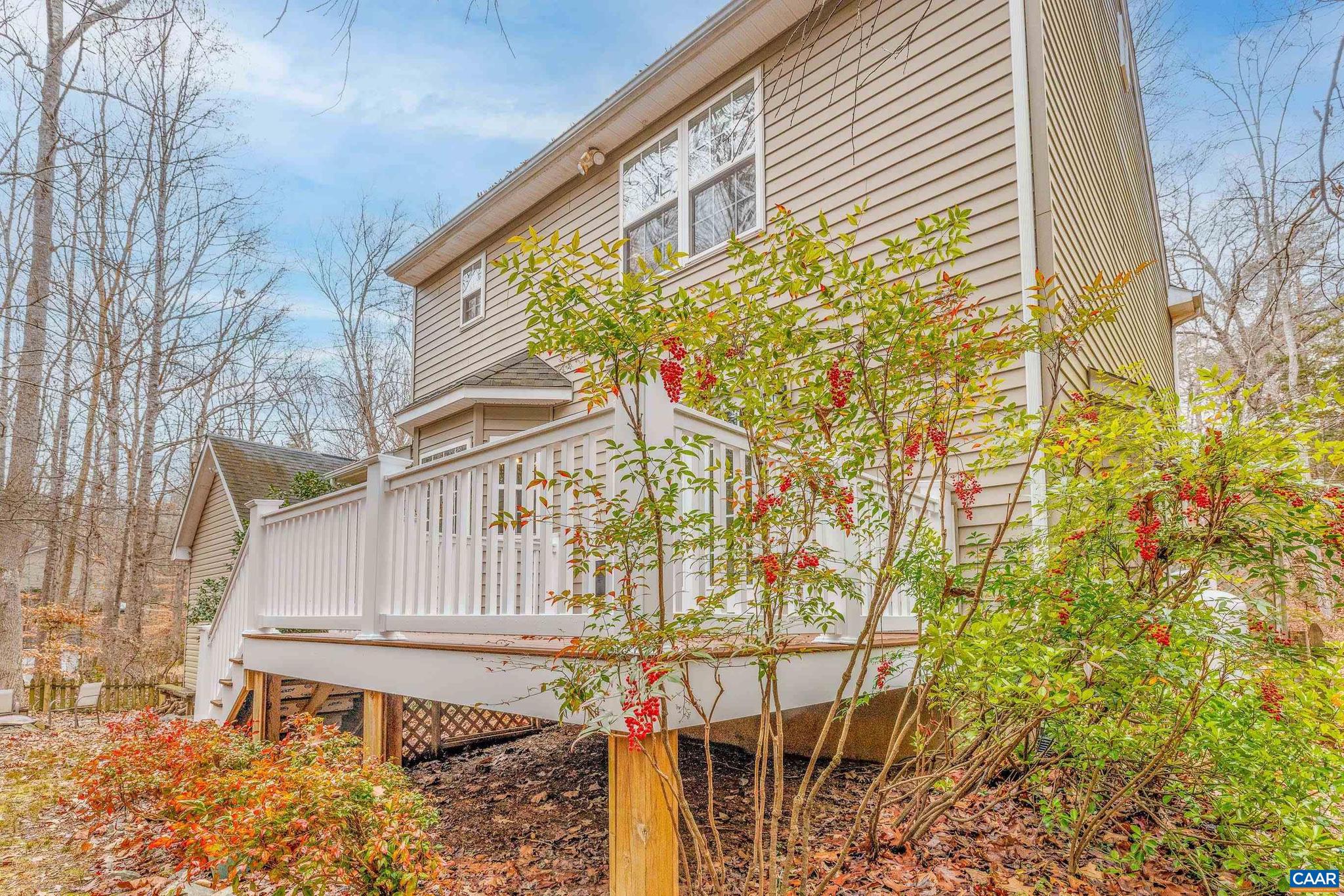 LAKE MONTICELLO - Residential