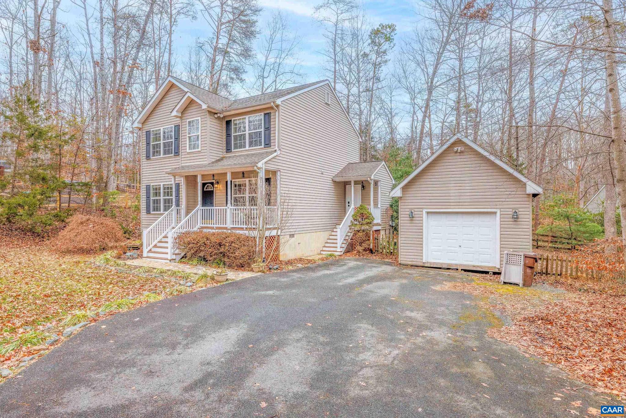 LAKE MONTICELLO - Residential