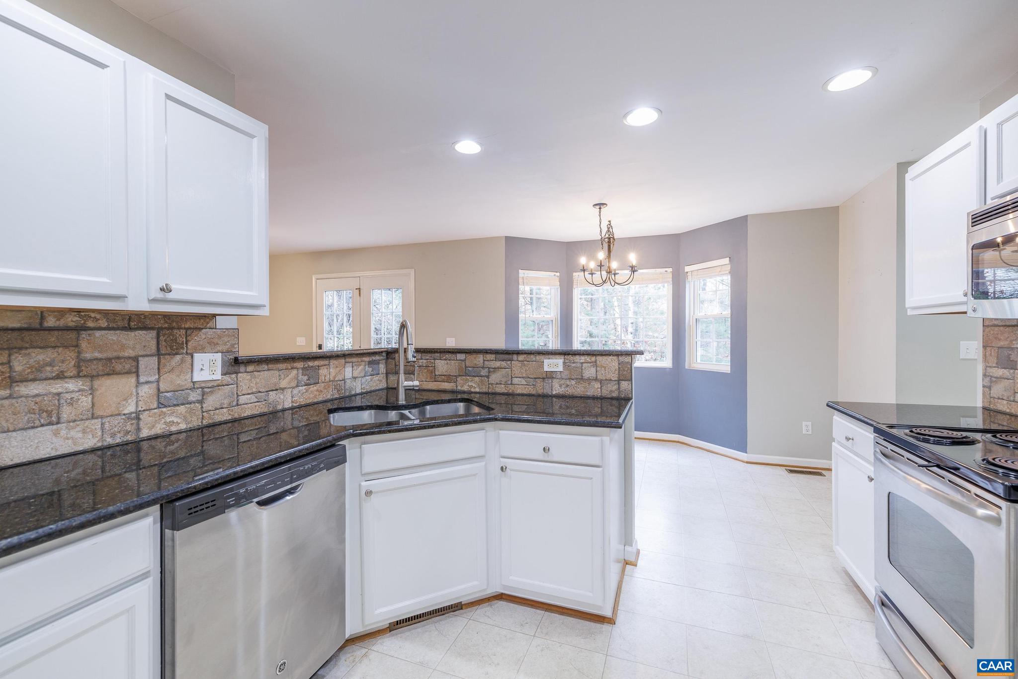 LAKE MONTICELLO - Residential