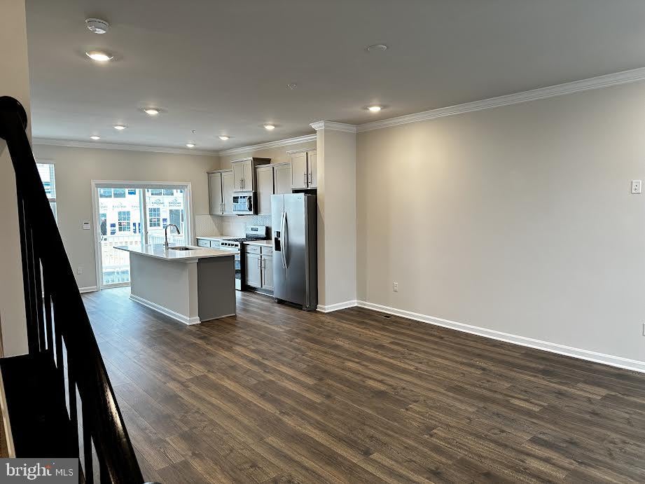 10 MERION AVENUE