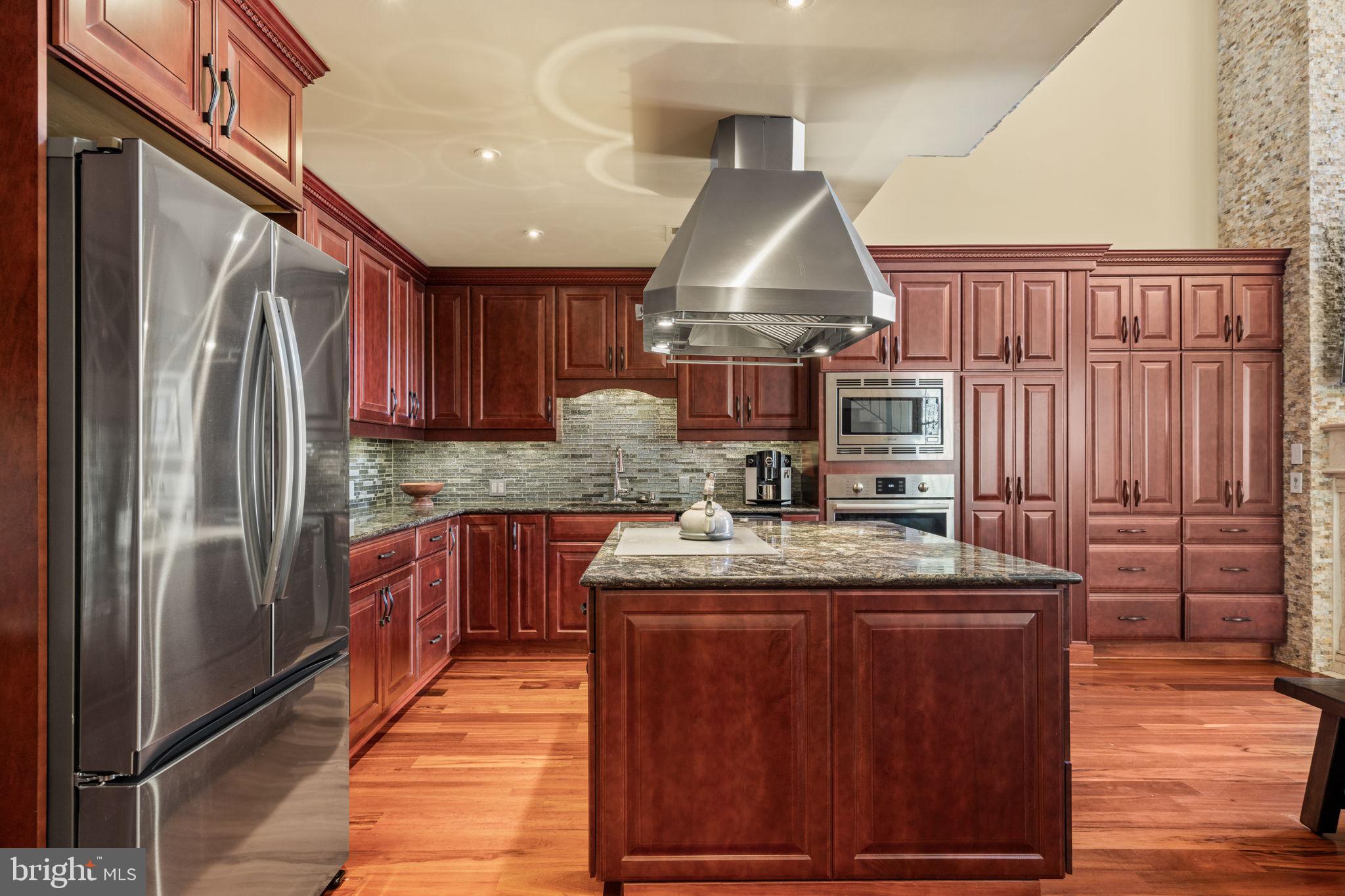 802 LOCUST STREET 10 201