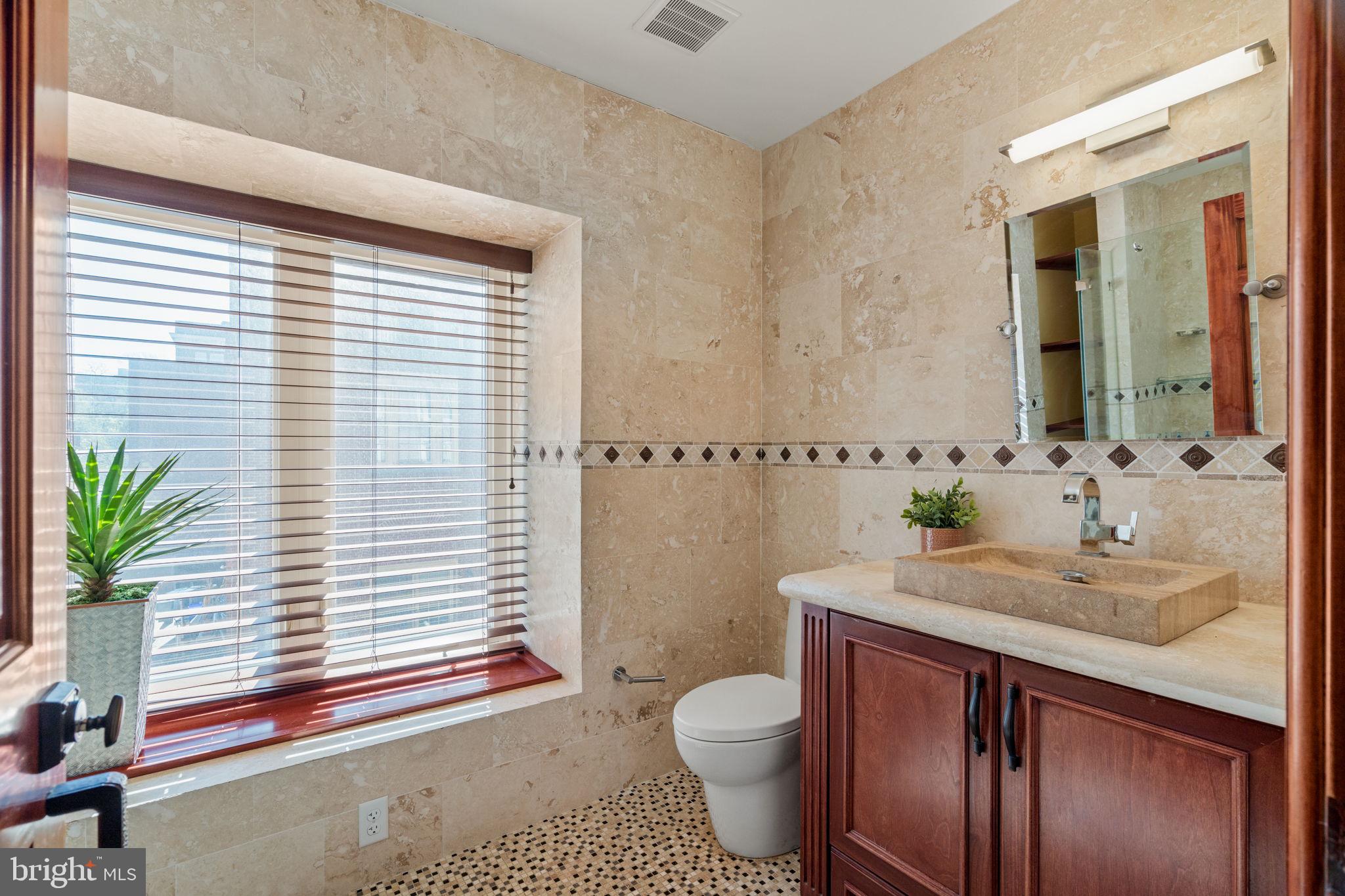 WASHINGTON SQ - Residential