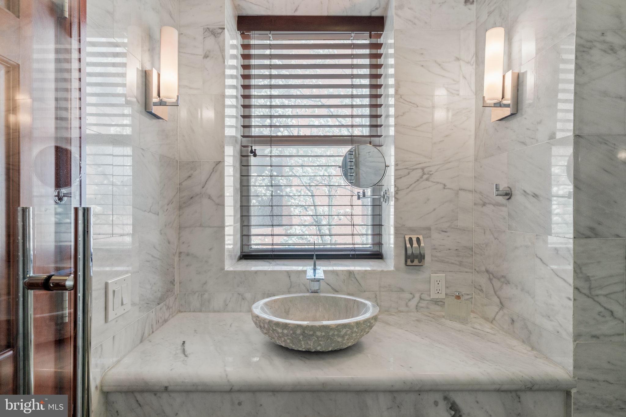 WASHINGTON SQ - Residential