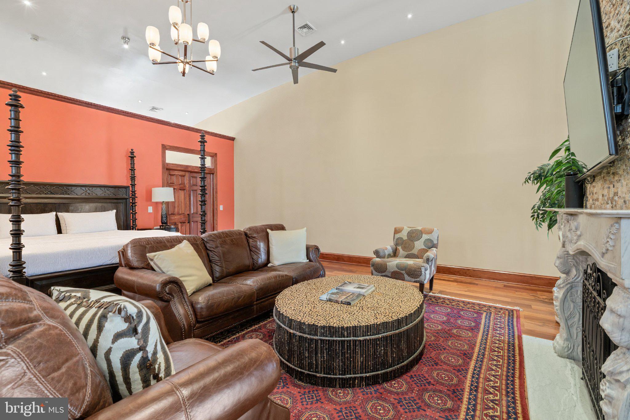 WASHINGTON SQ - Residential