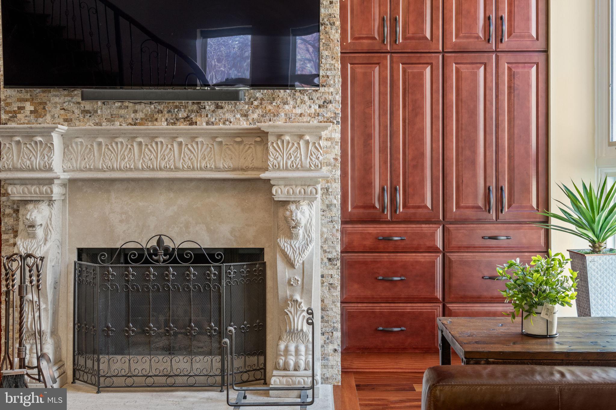 WASHINGTON SQ - Residential