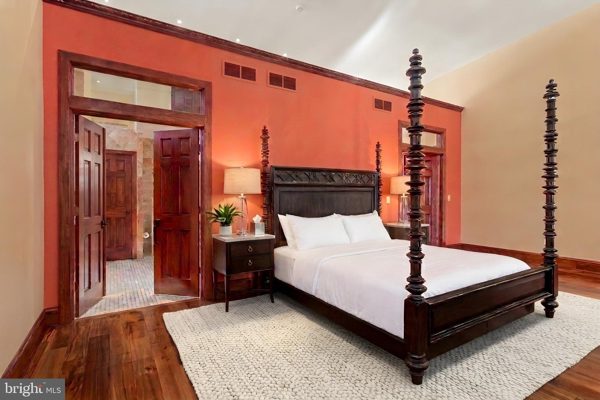 WASHINGTON SQ - Residential