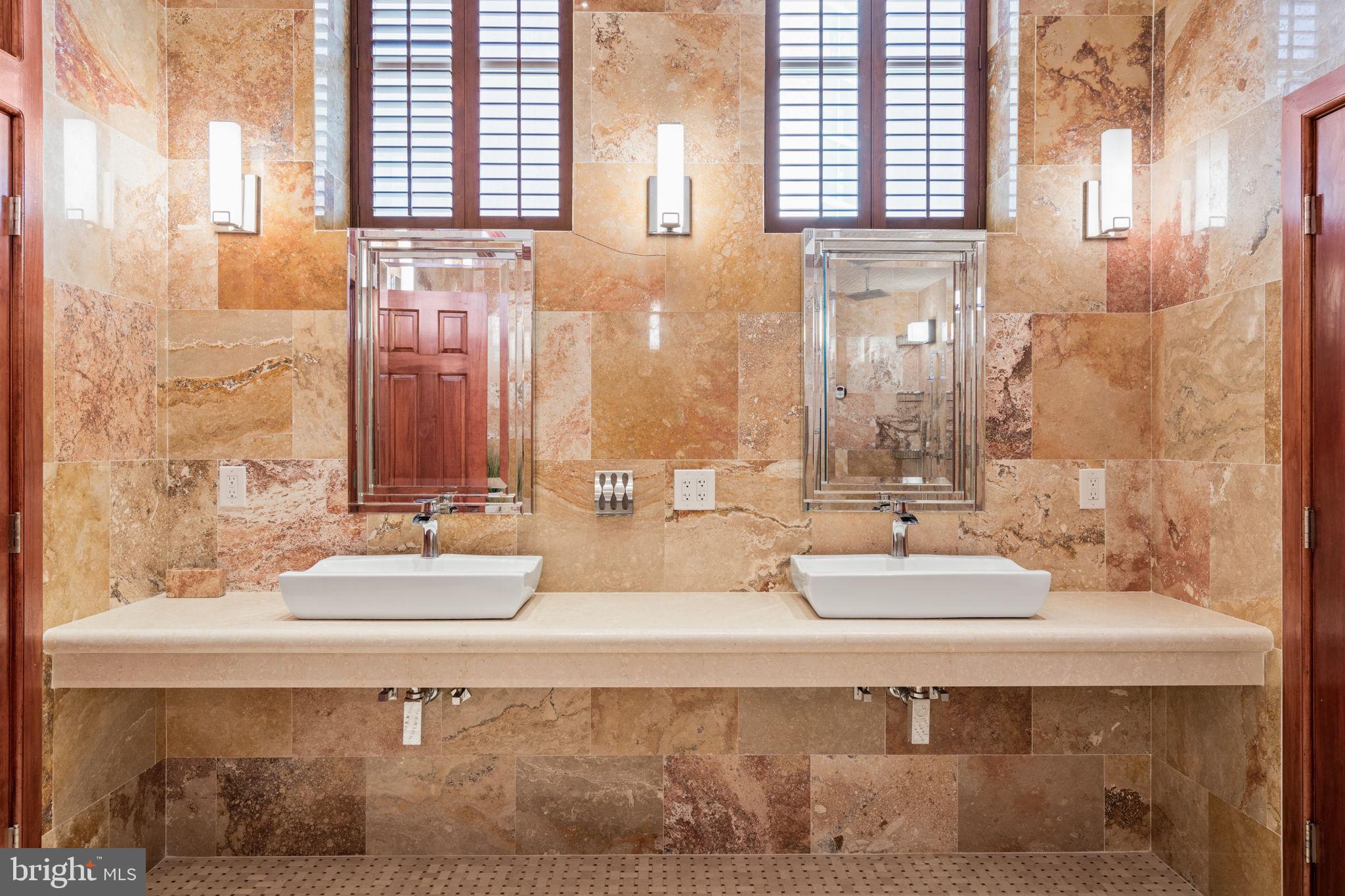 WASHINGTON SQ - Residential