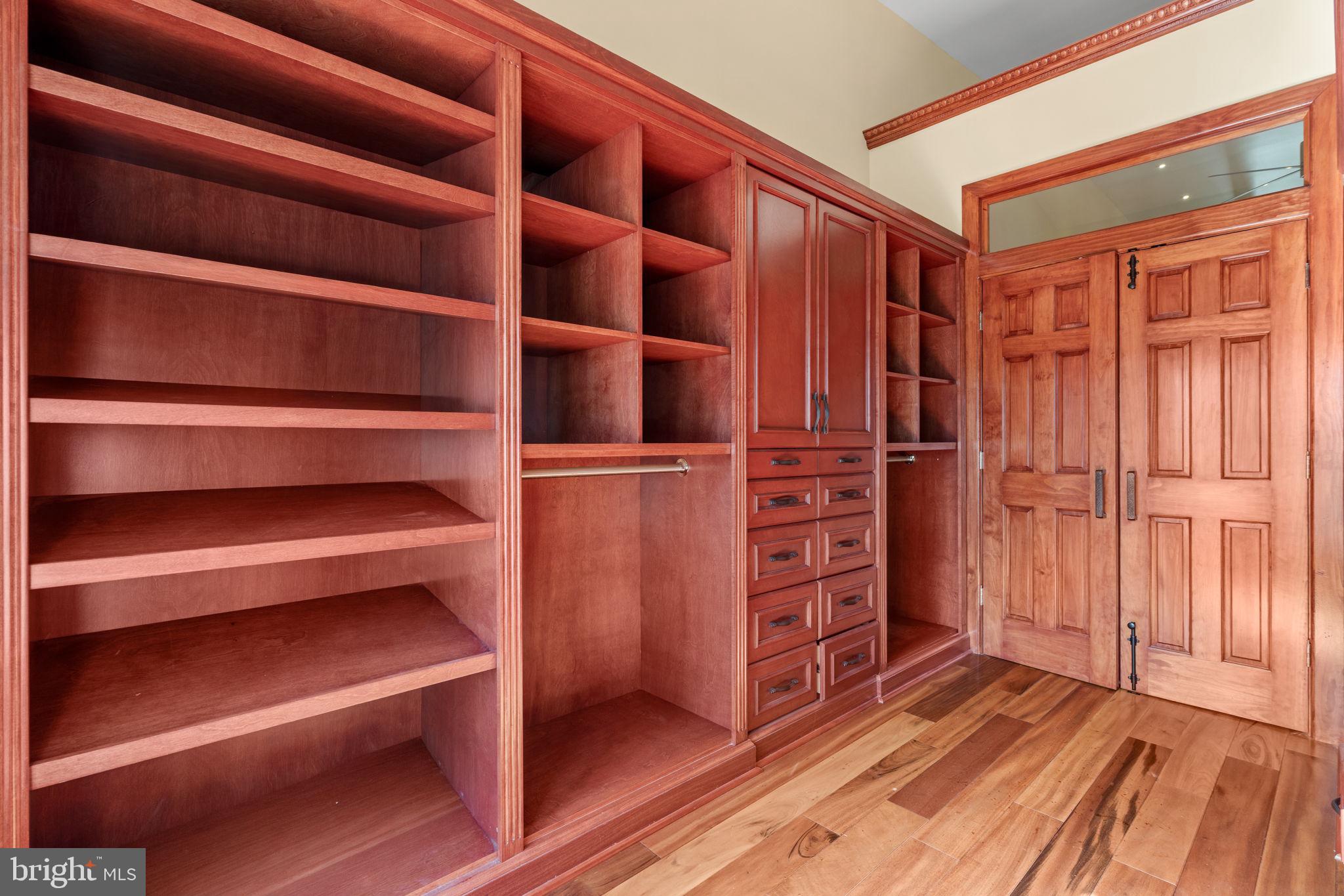 WASHINGTON SQ - Residential