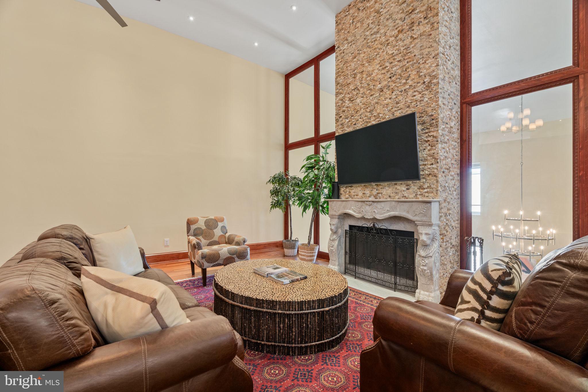 WASHINGTON SQ - Residential