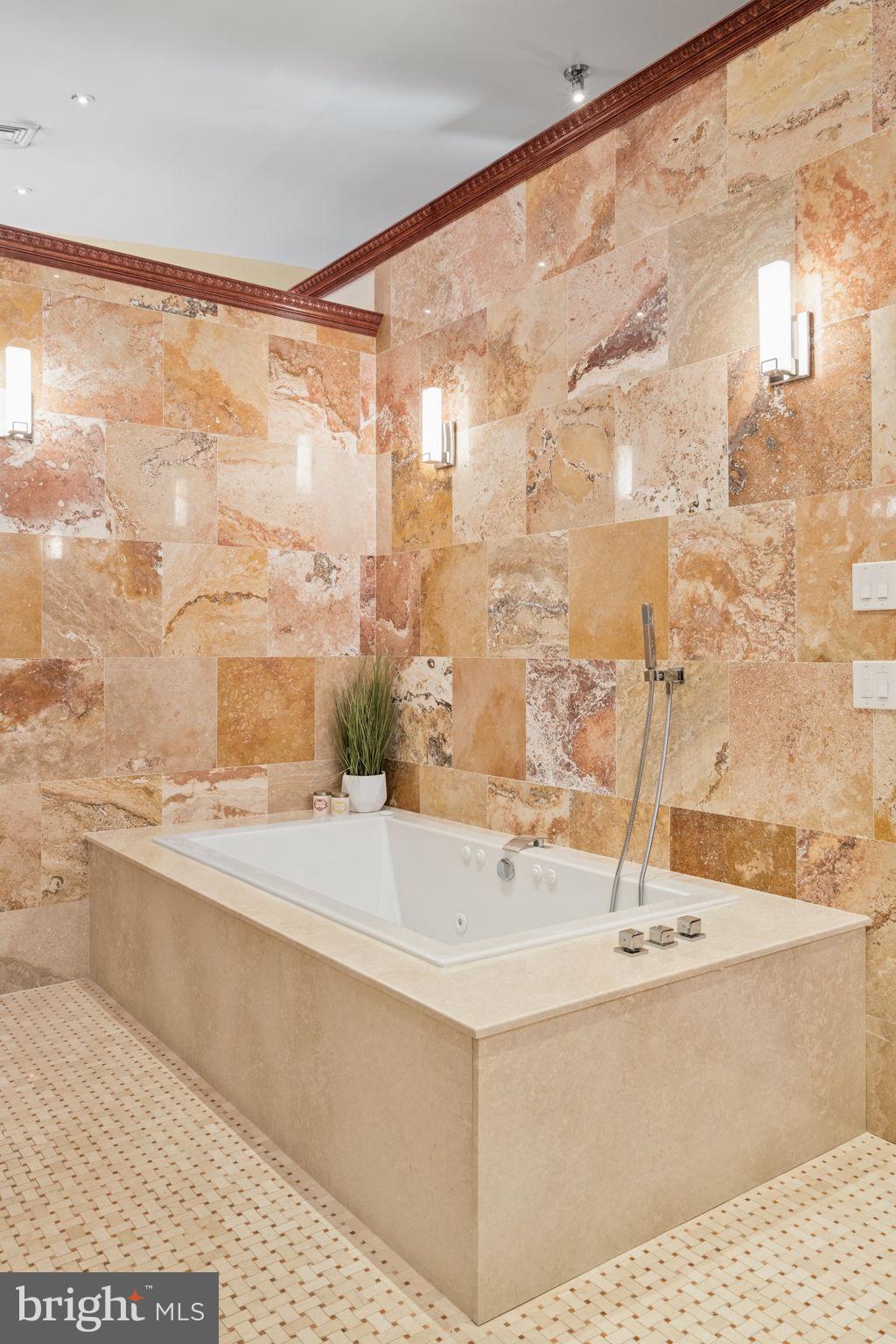 WASHINGTON SQ - Residential