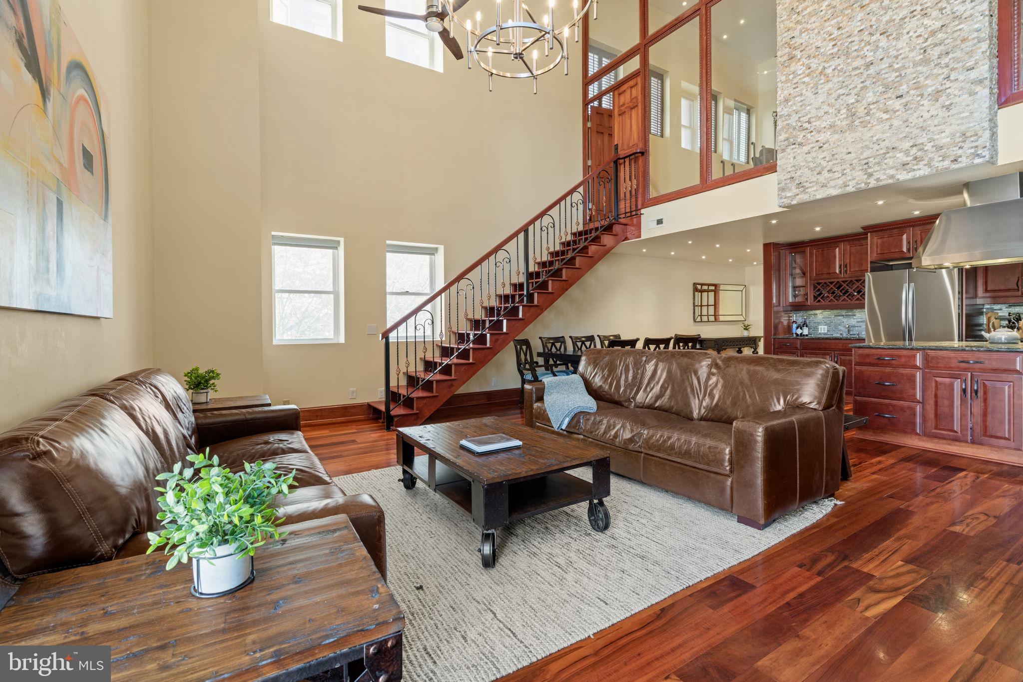 WASHINGTON SQ - Residential