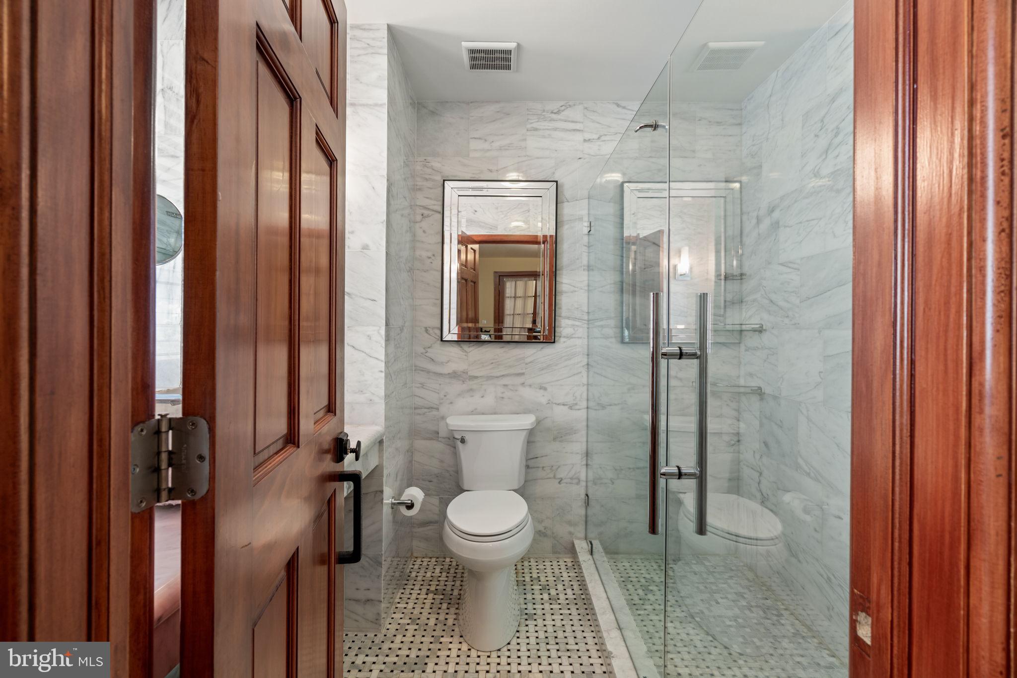 WASHINGTON SQ - Residential