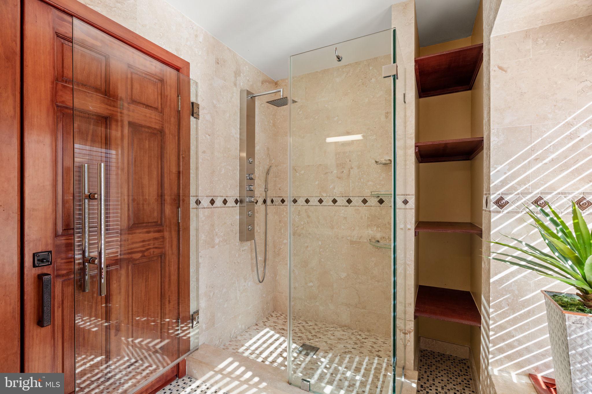 WASHINGTON SQ - Residential