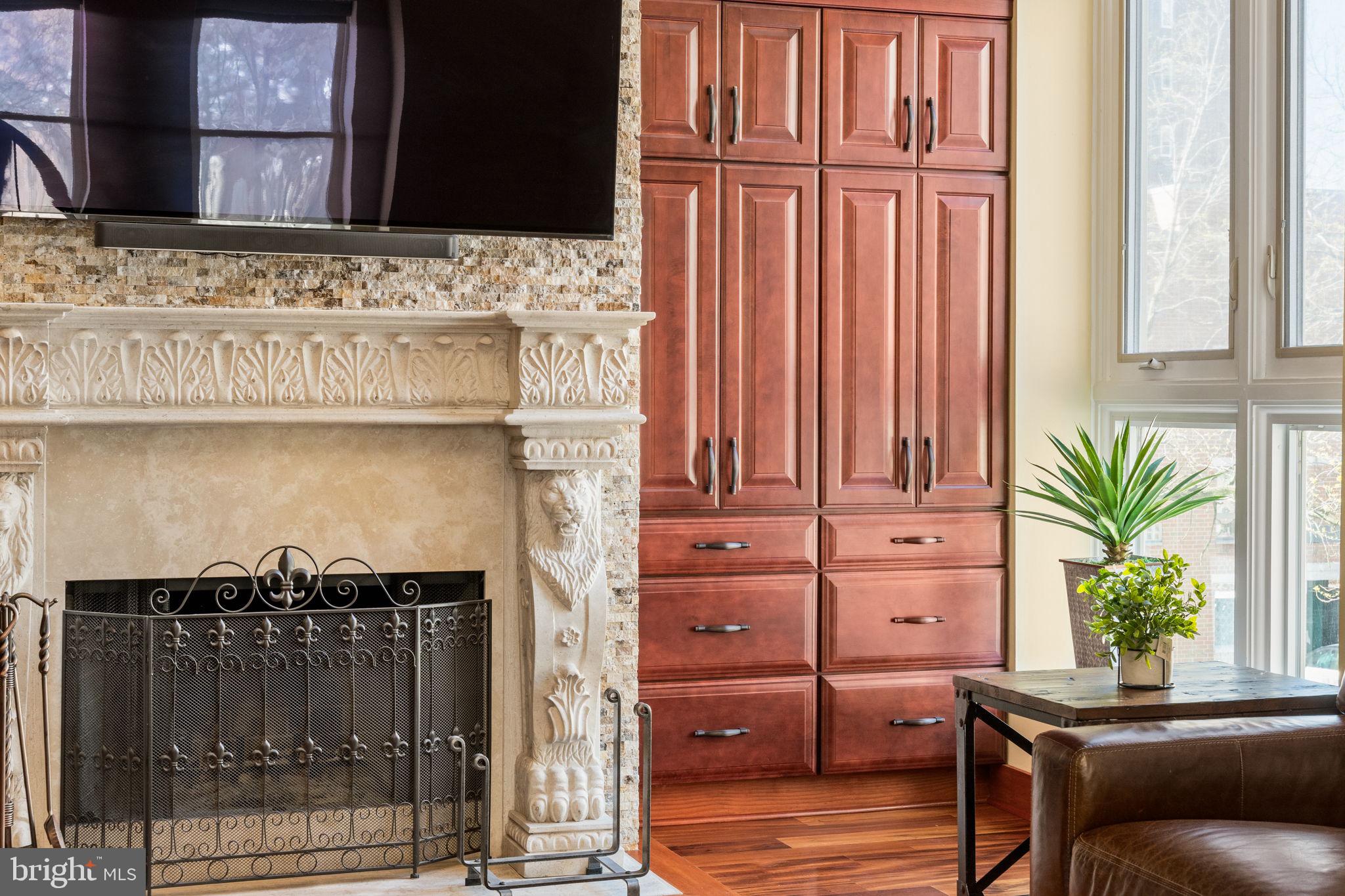 WASHINGTON SQ - Residential