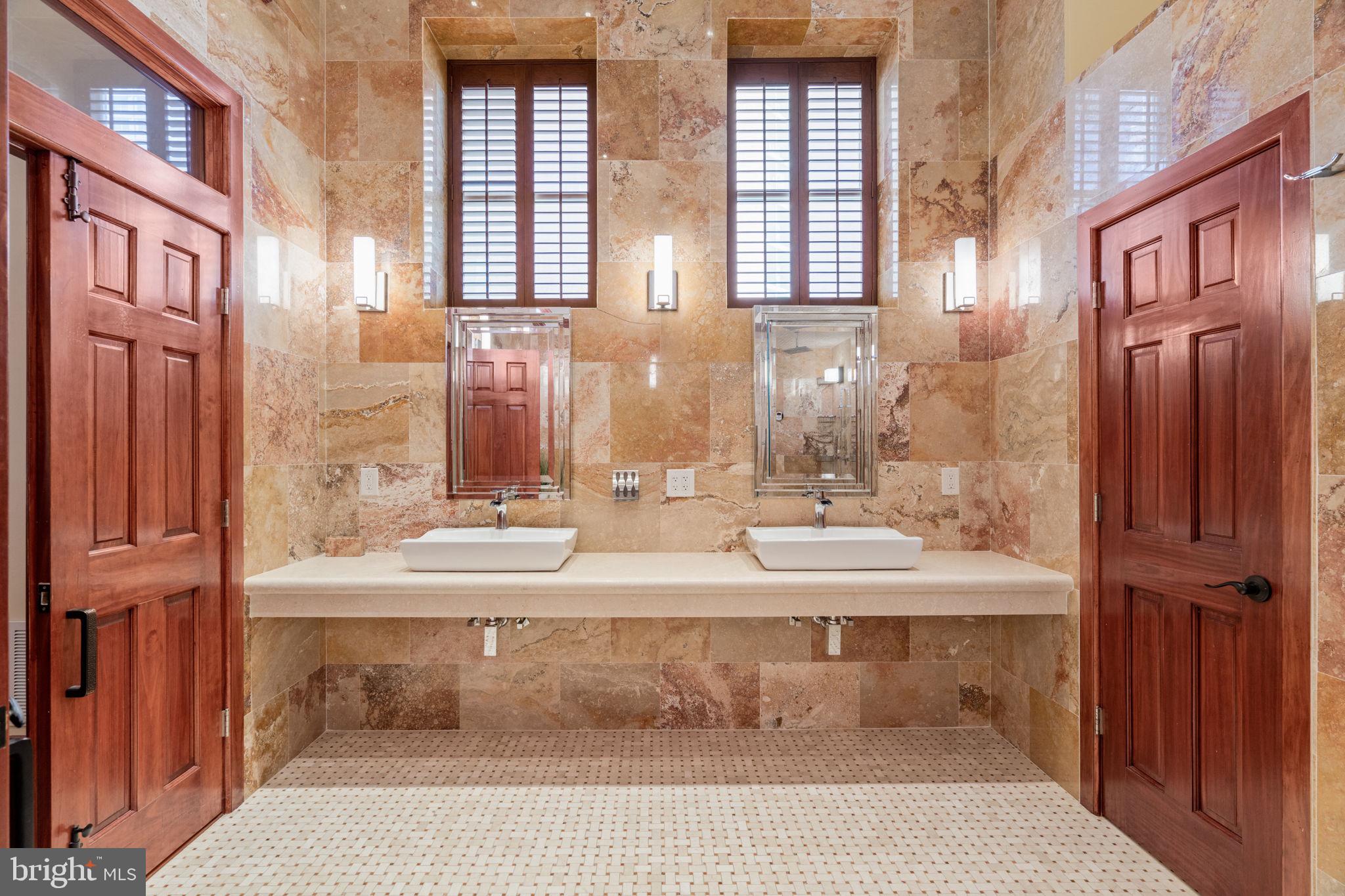 WASHINGTON SQ - Residential