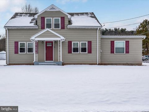 Homes For Sale - 126 Locust Street<br/> ELIZABETHVILLE, PA 17023