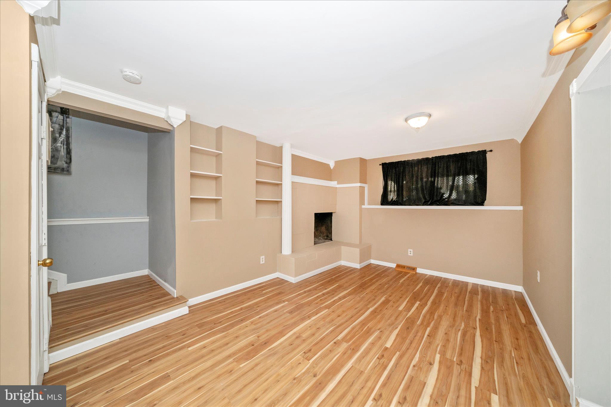 HAMPSTEAD - Residential