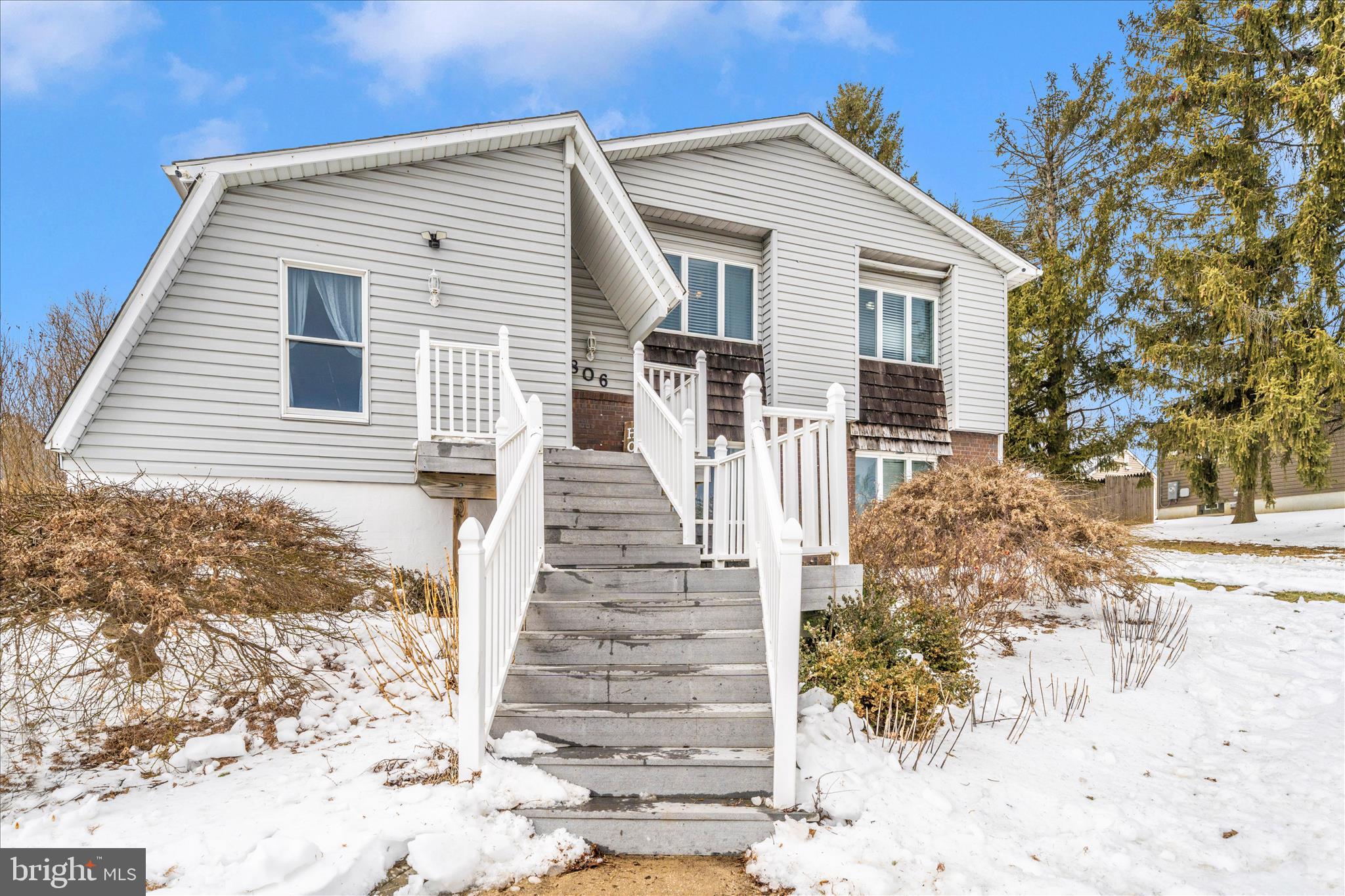 HAMPSTEAD - Residential