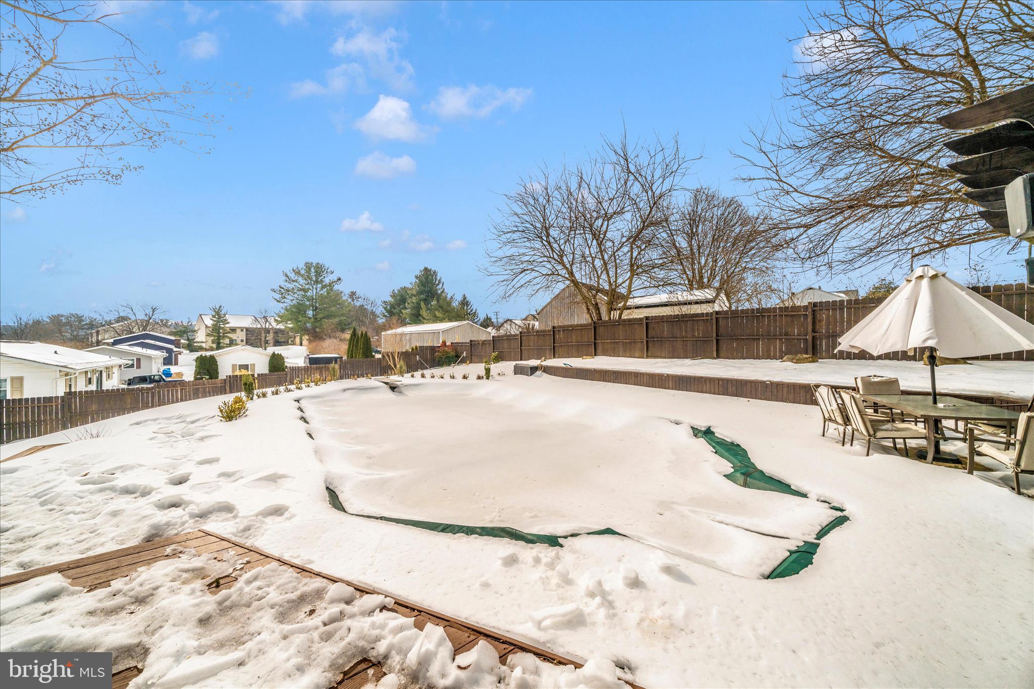 HAMPSTEAD - Residential