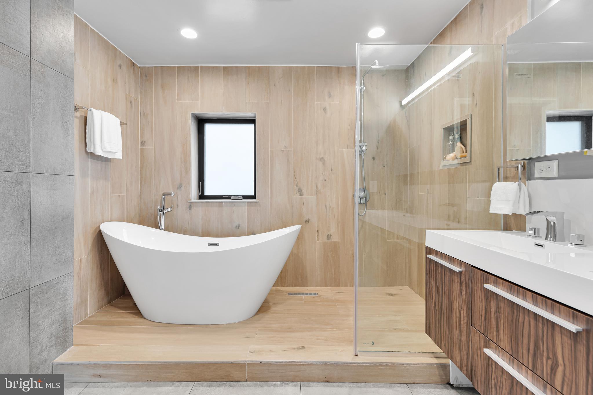 GLEN MAR PARK - Residential