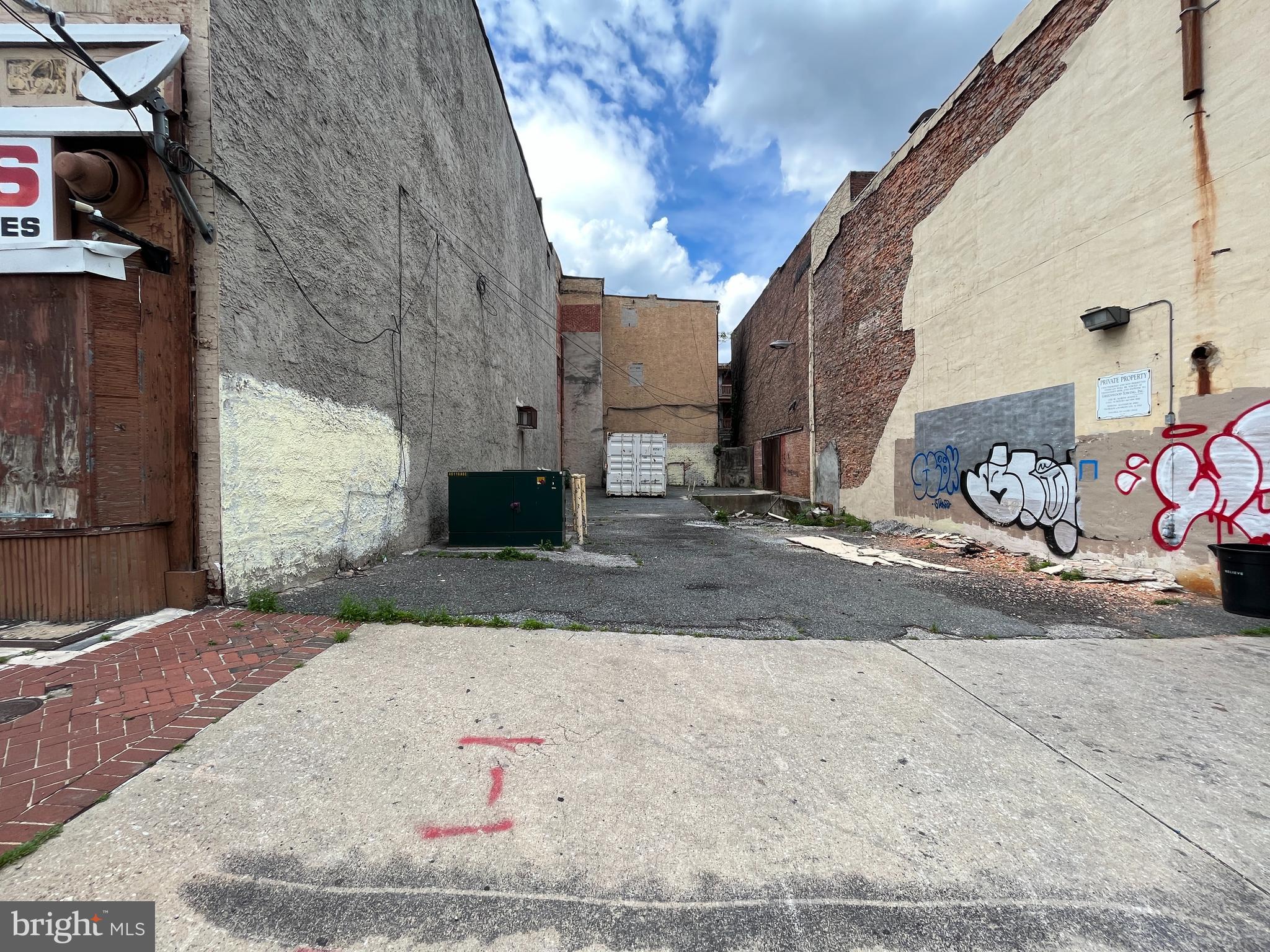 FRANKLIN SQUARE HISTORIC DISTRICT - Land