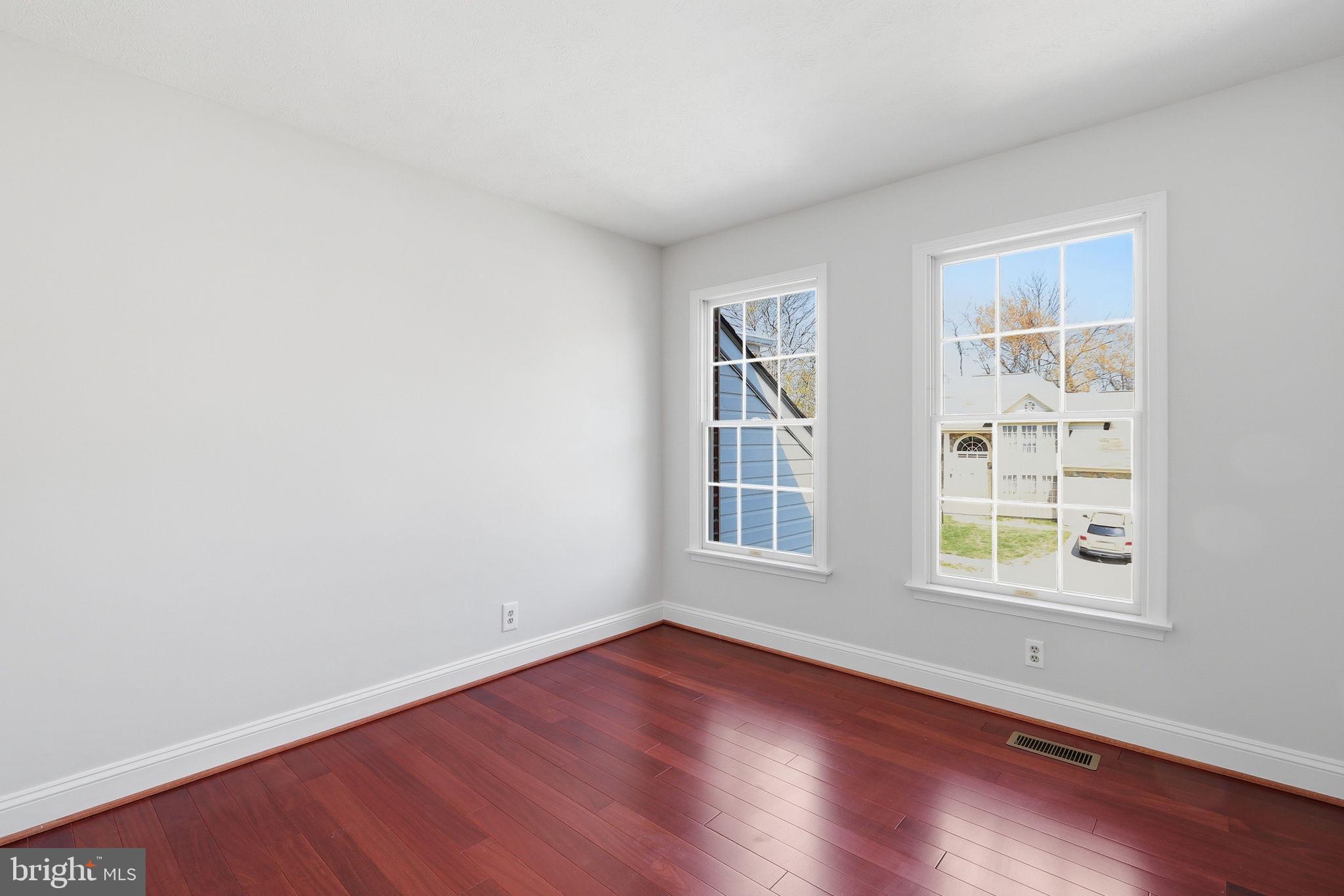 LYONSWOOD - Residential