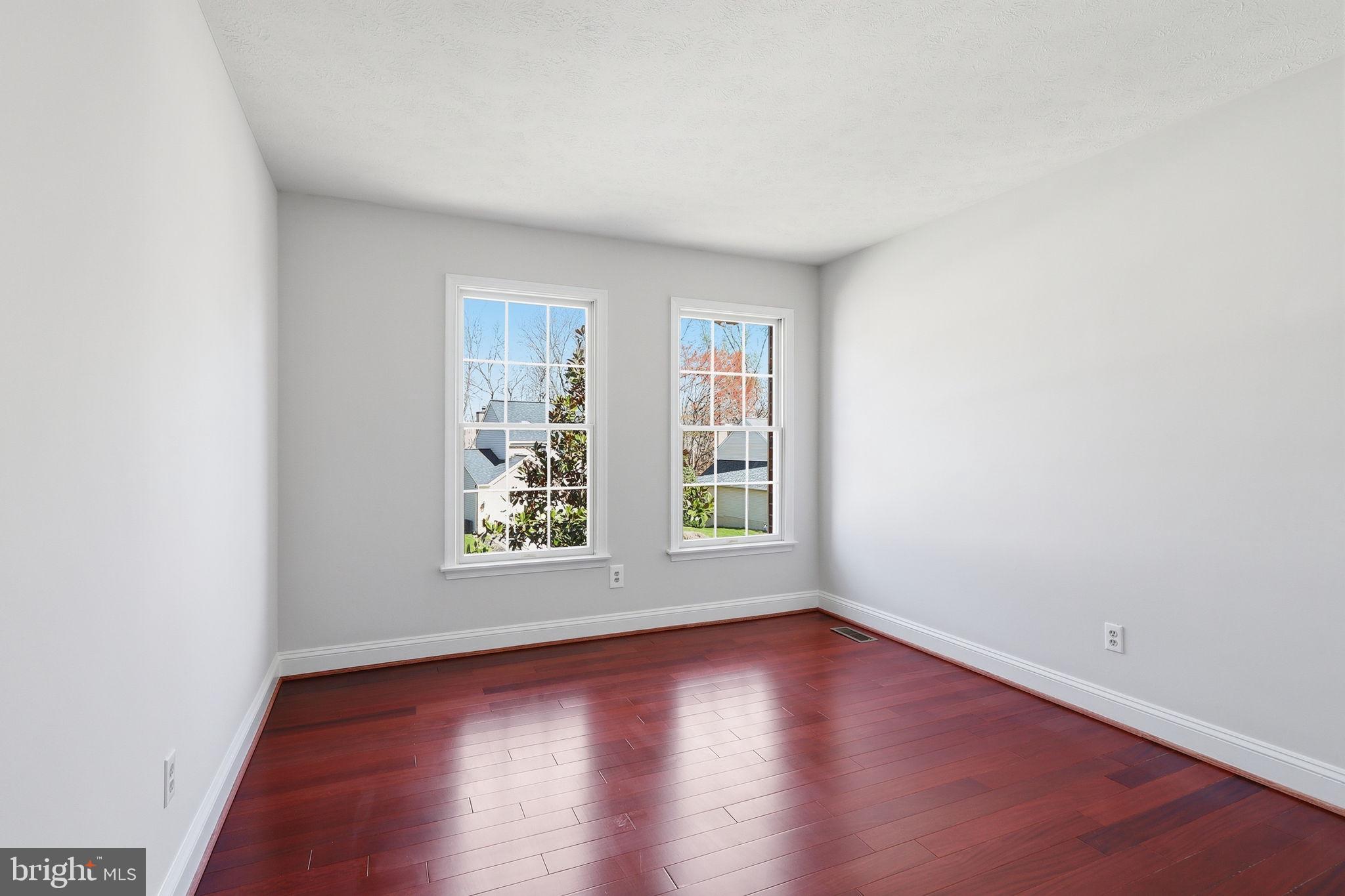 LYONSWOOD - Residential