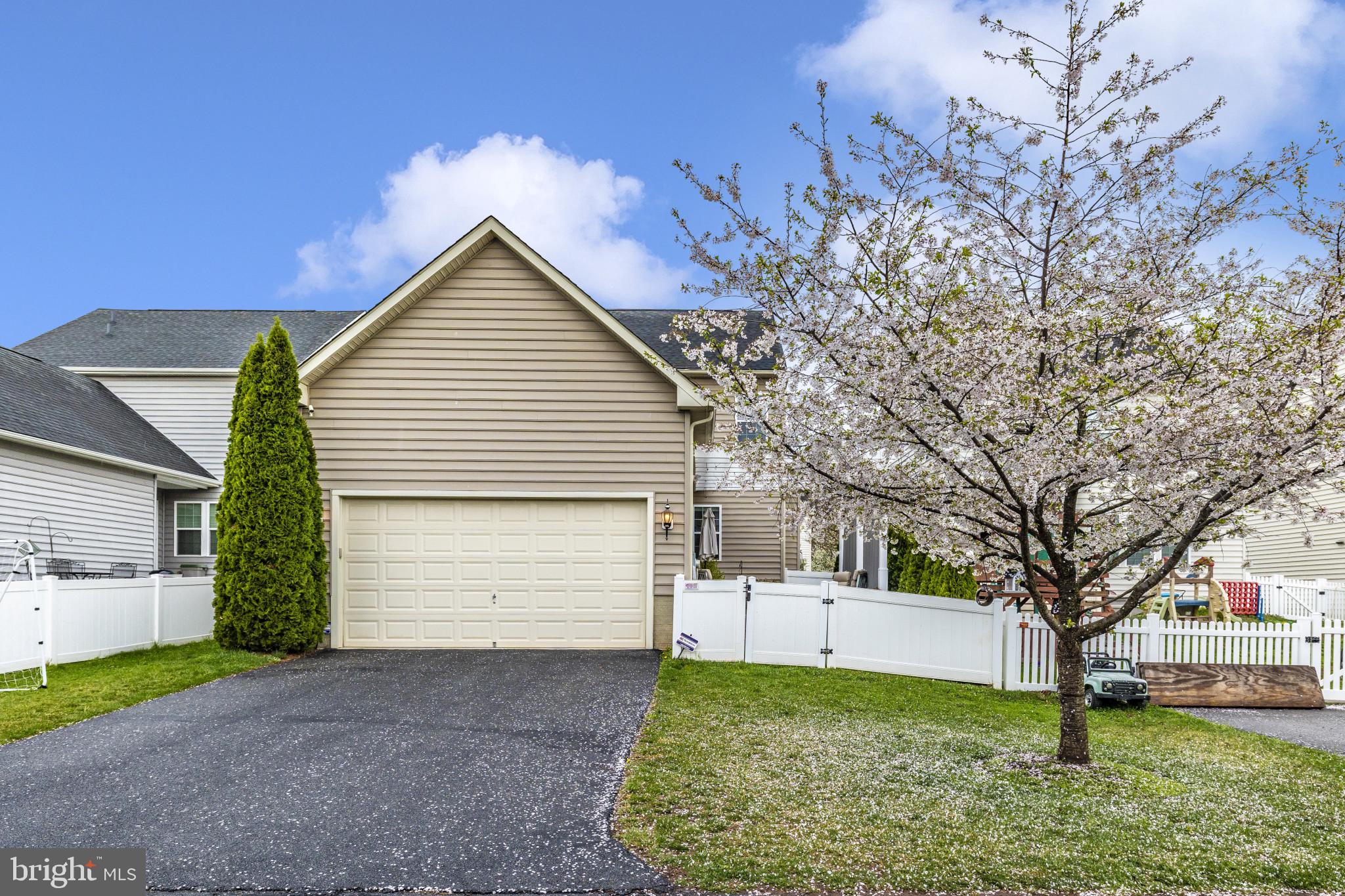 CANNON BLUFF - Residential