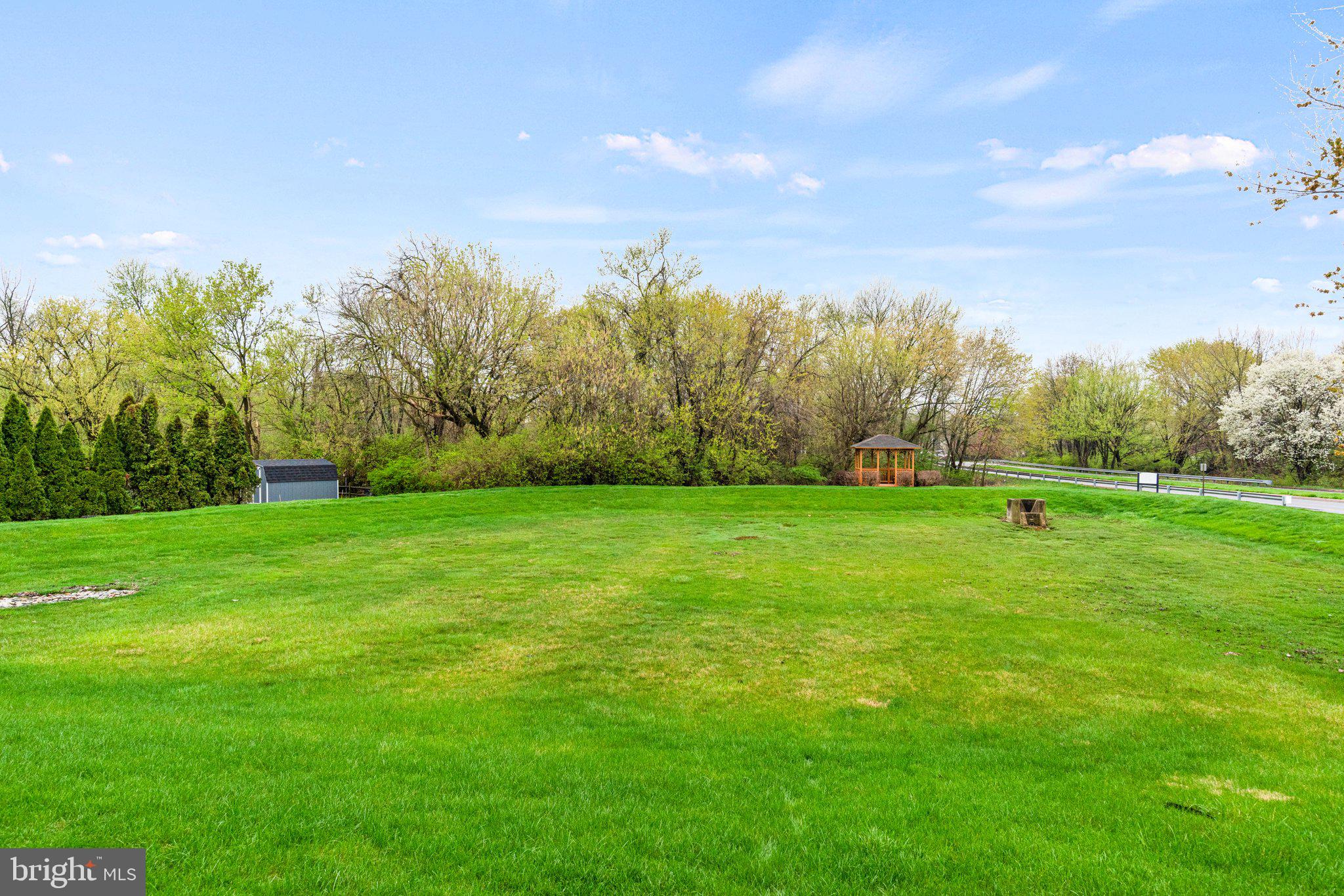 SPRINGETTSBURY TWP - Residential