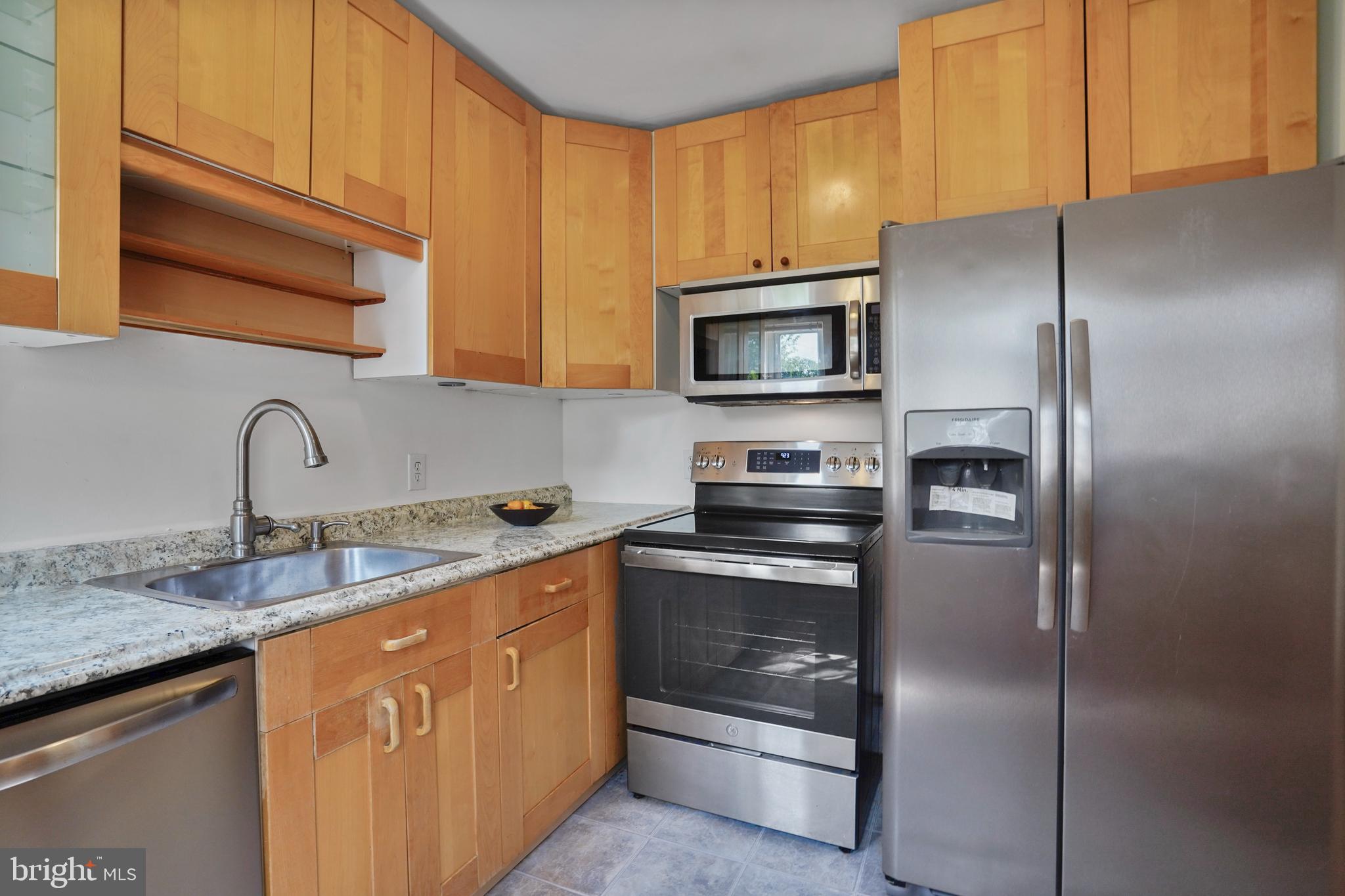 WHITE OAKS - Residential