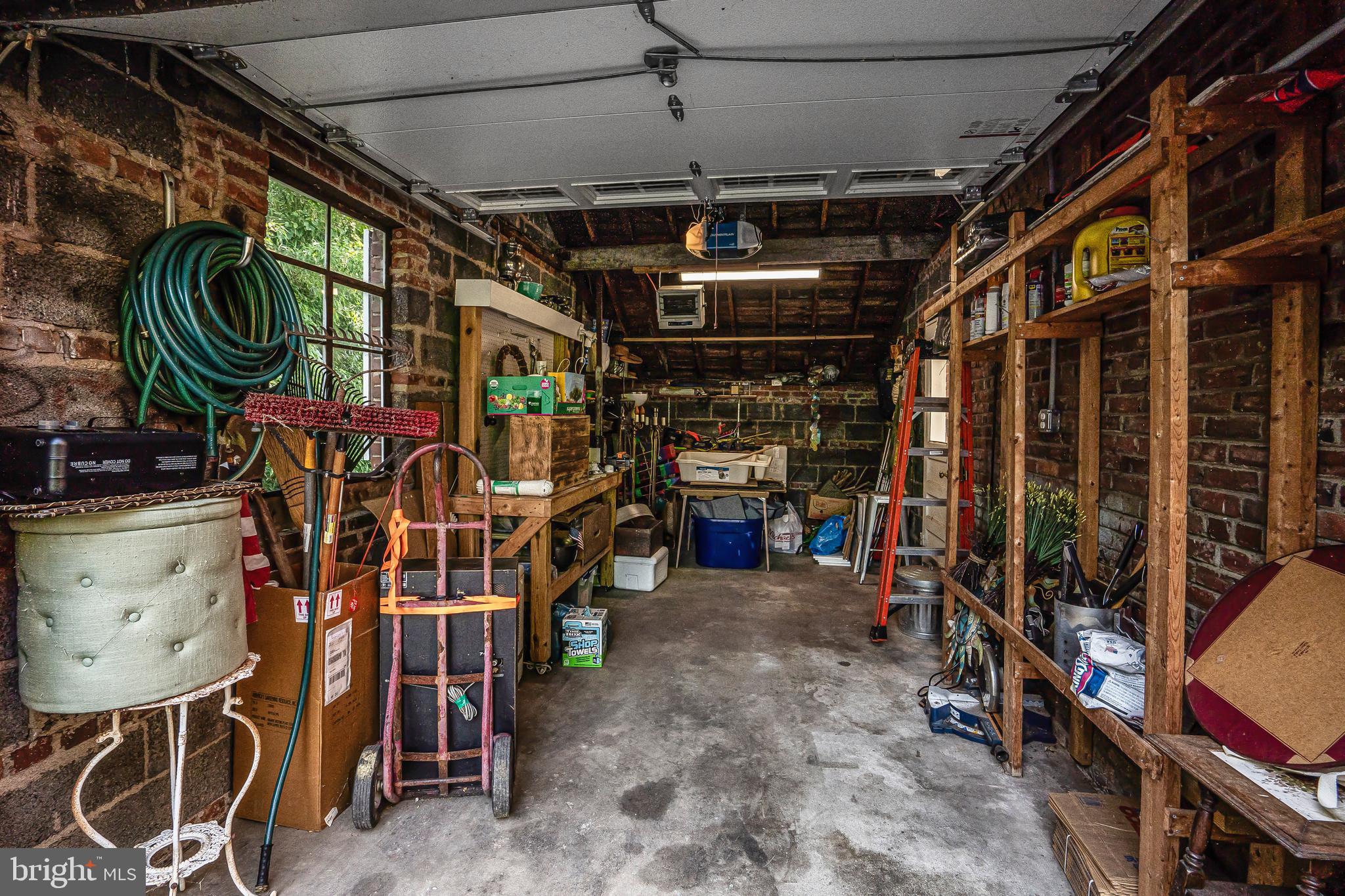 WHITE OAKS - Residential