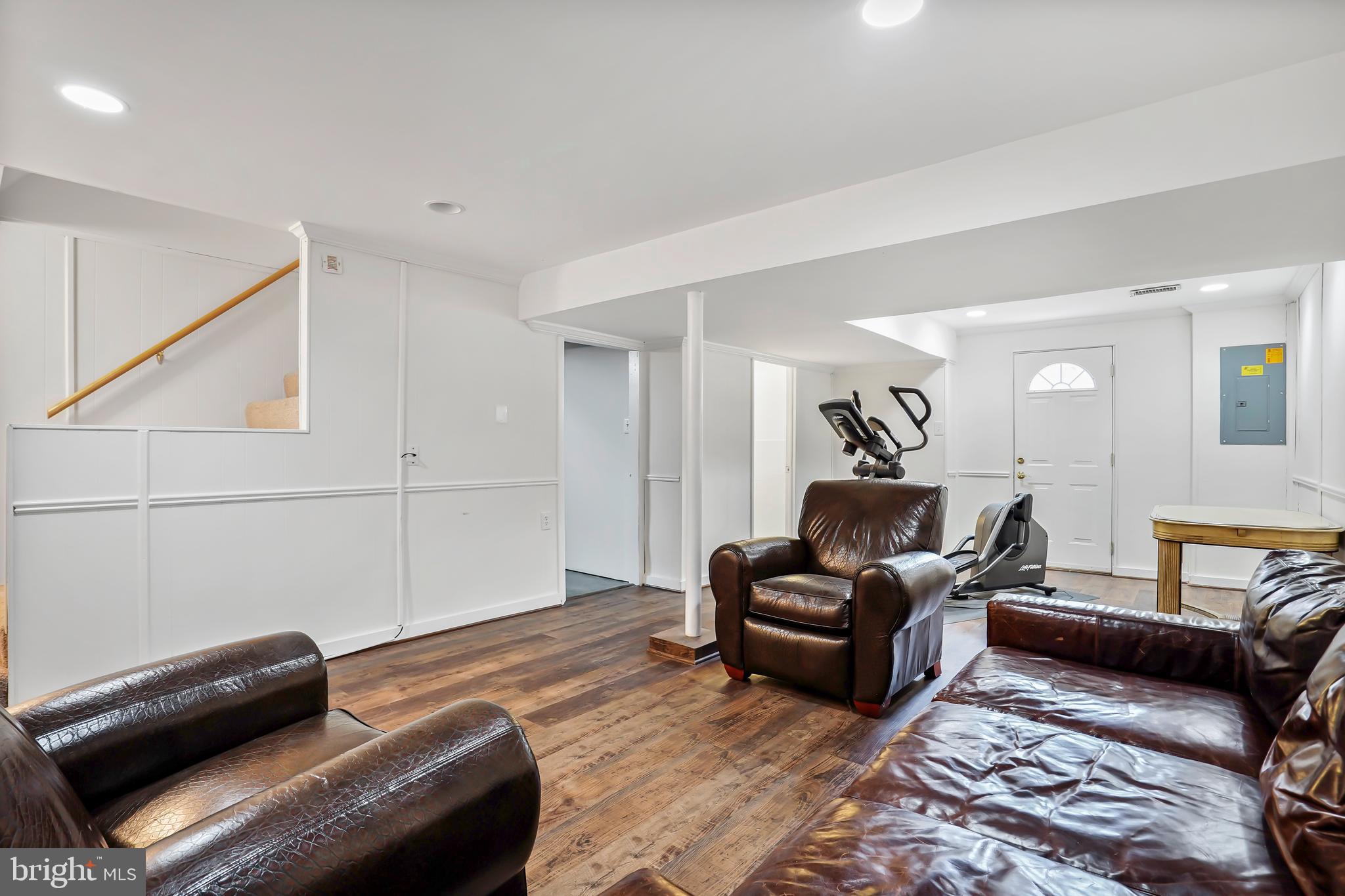 WHITE OAKS - Residential