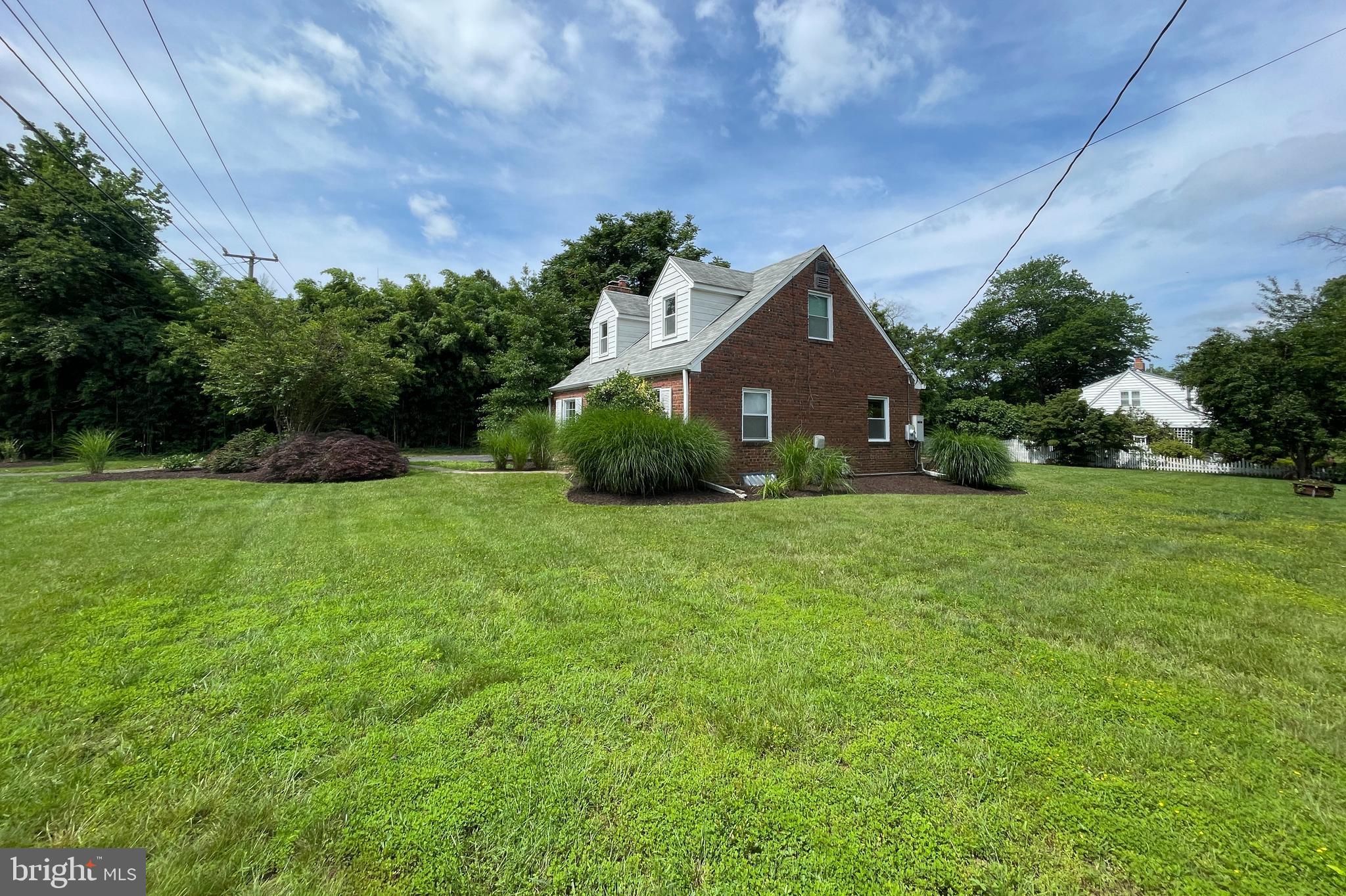 WHITE OAKS - Residential