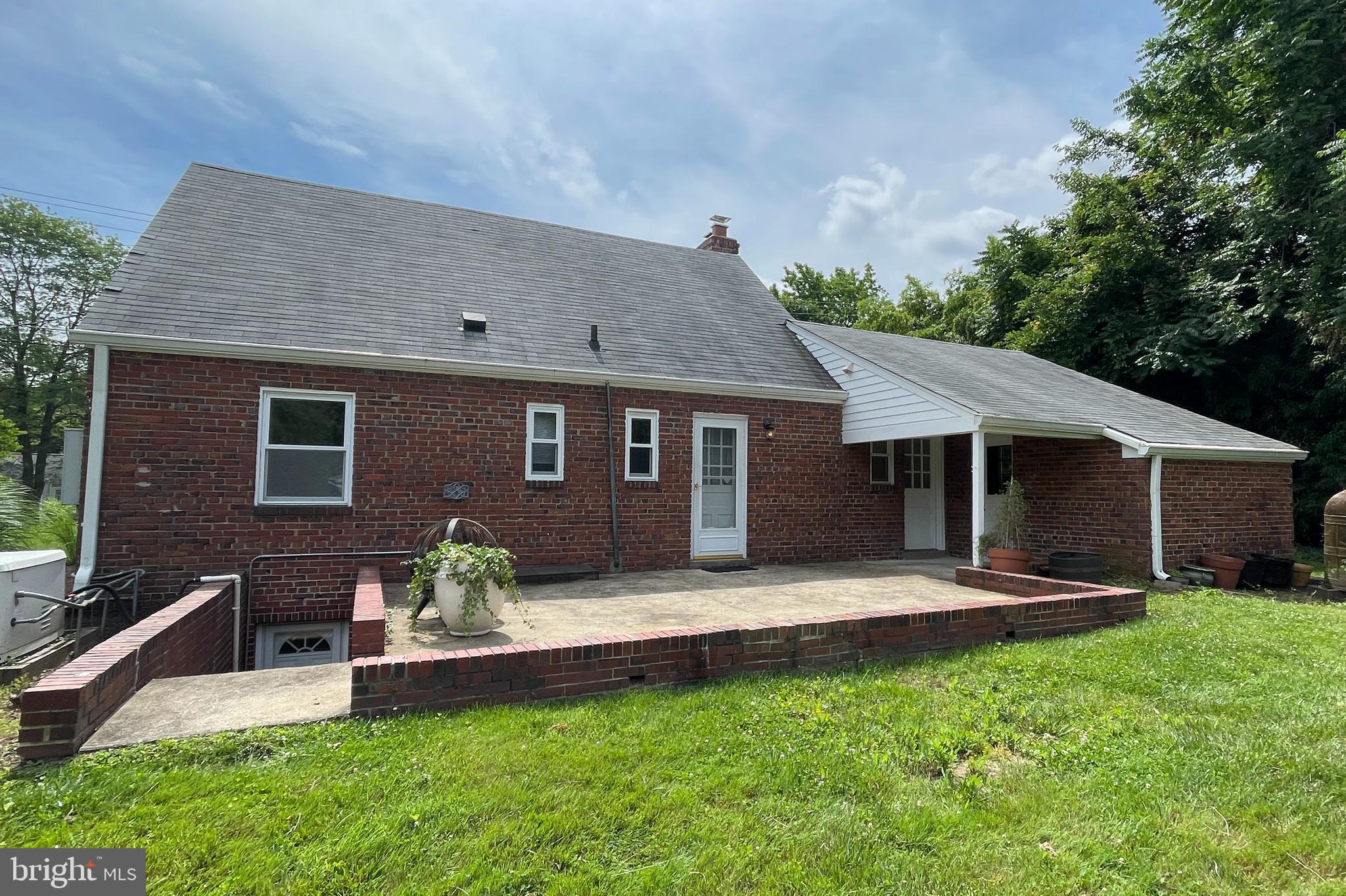 WHITE OAKS - Residential