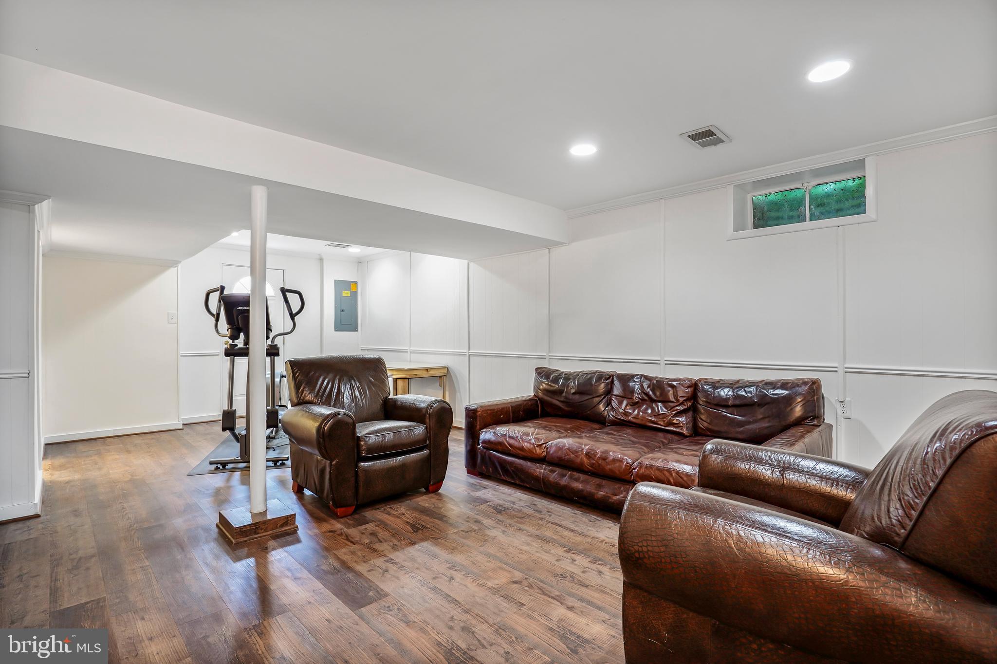 WHITE OAKS - Residential