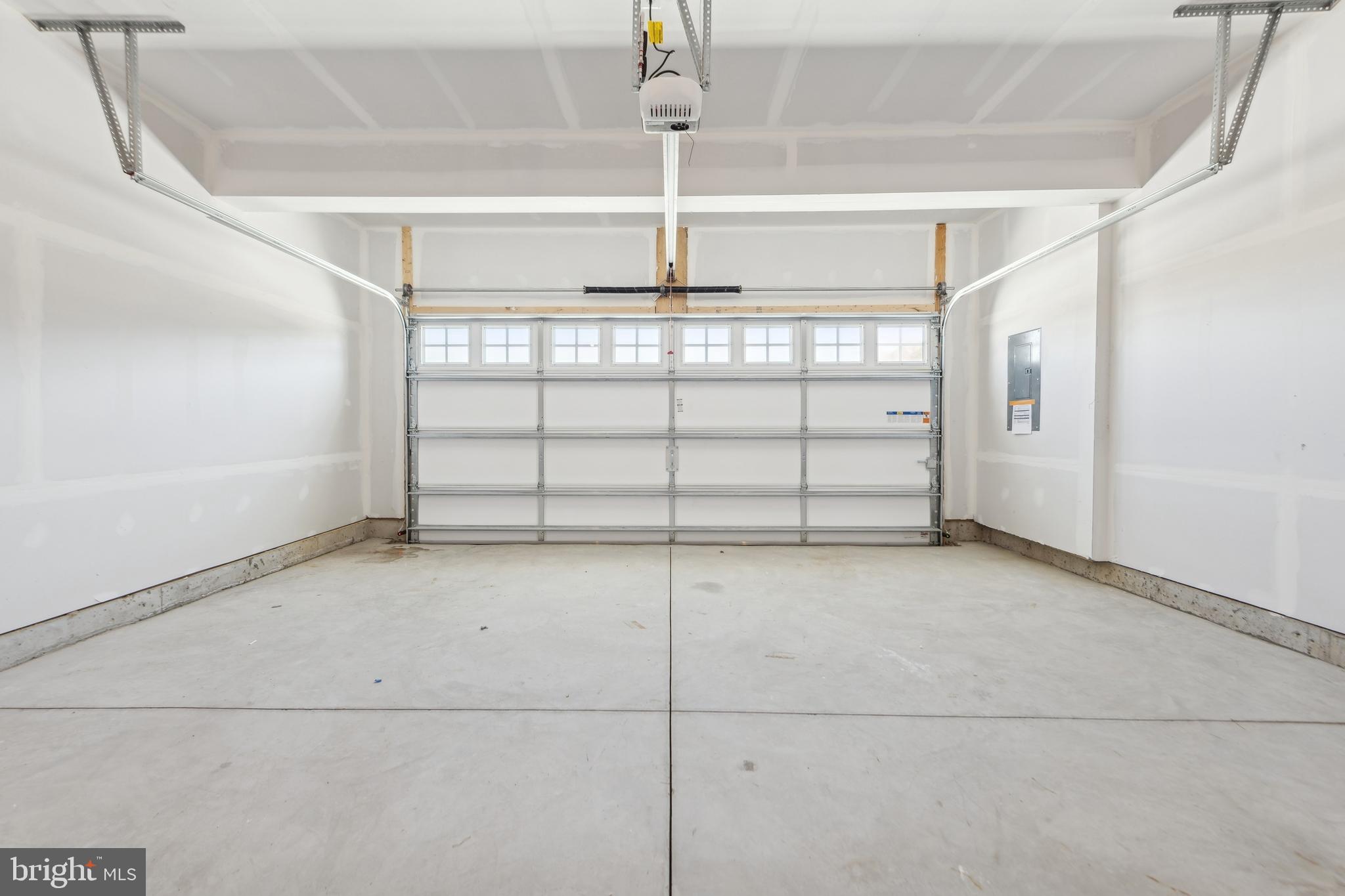 ADMIRAL'S LANDING - Residential