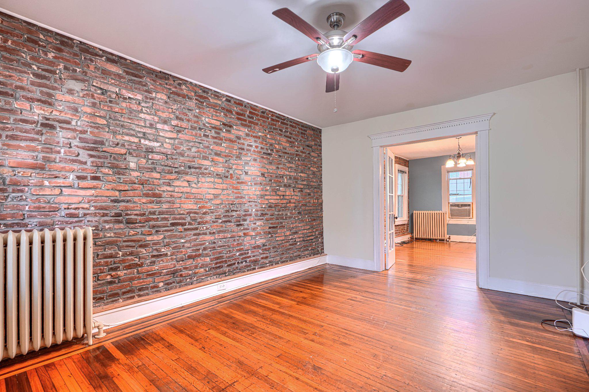 205 E 32ND