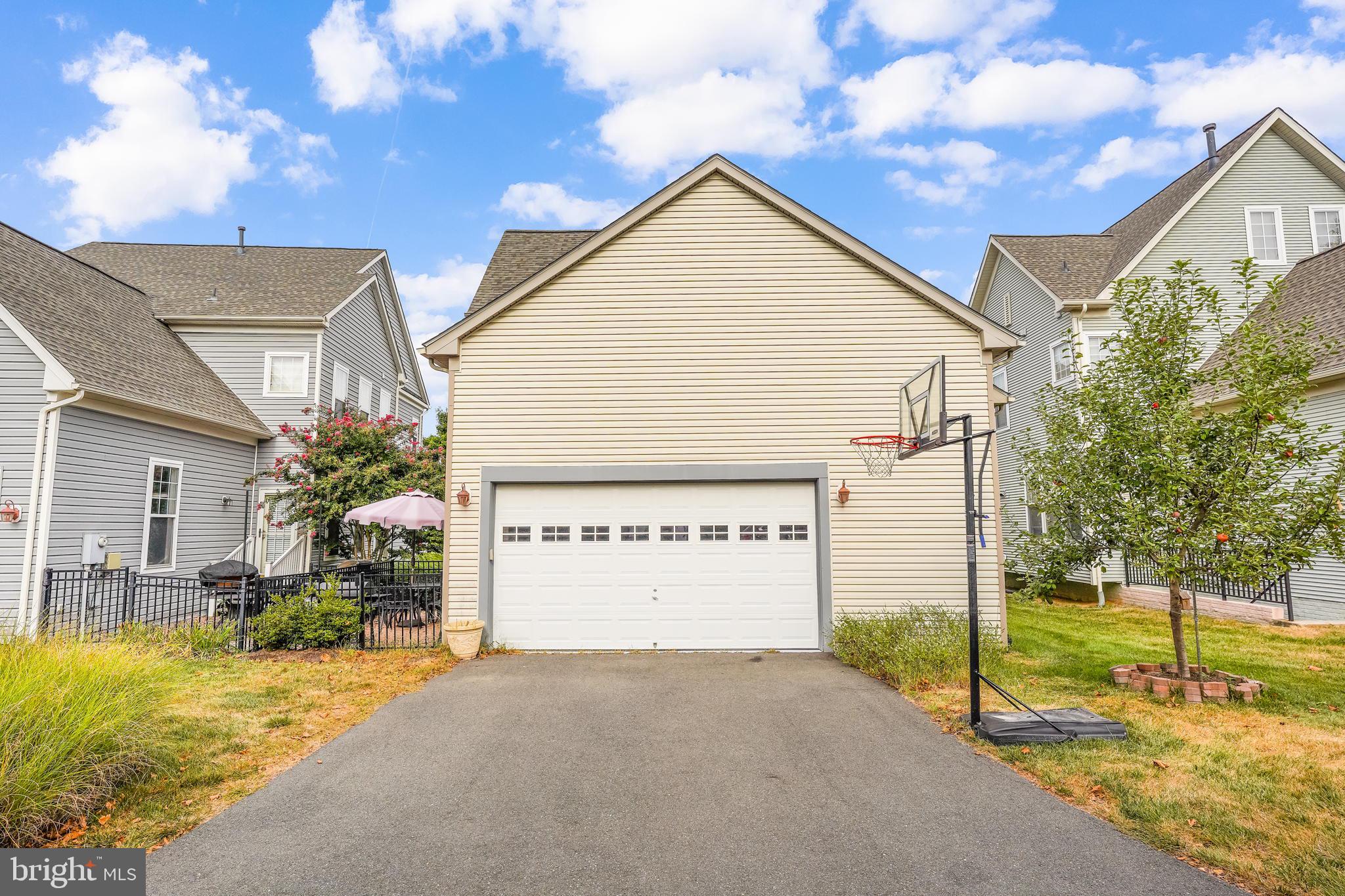 STONE RIDGE - Residential Lease