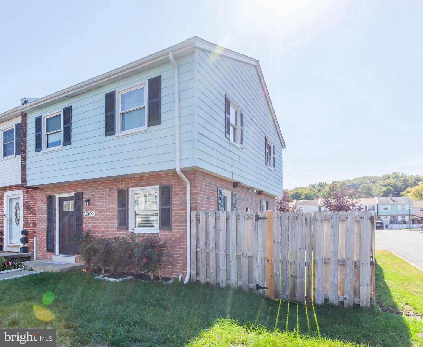 WILLIAMSTOWN - Residential